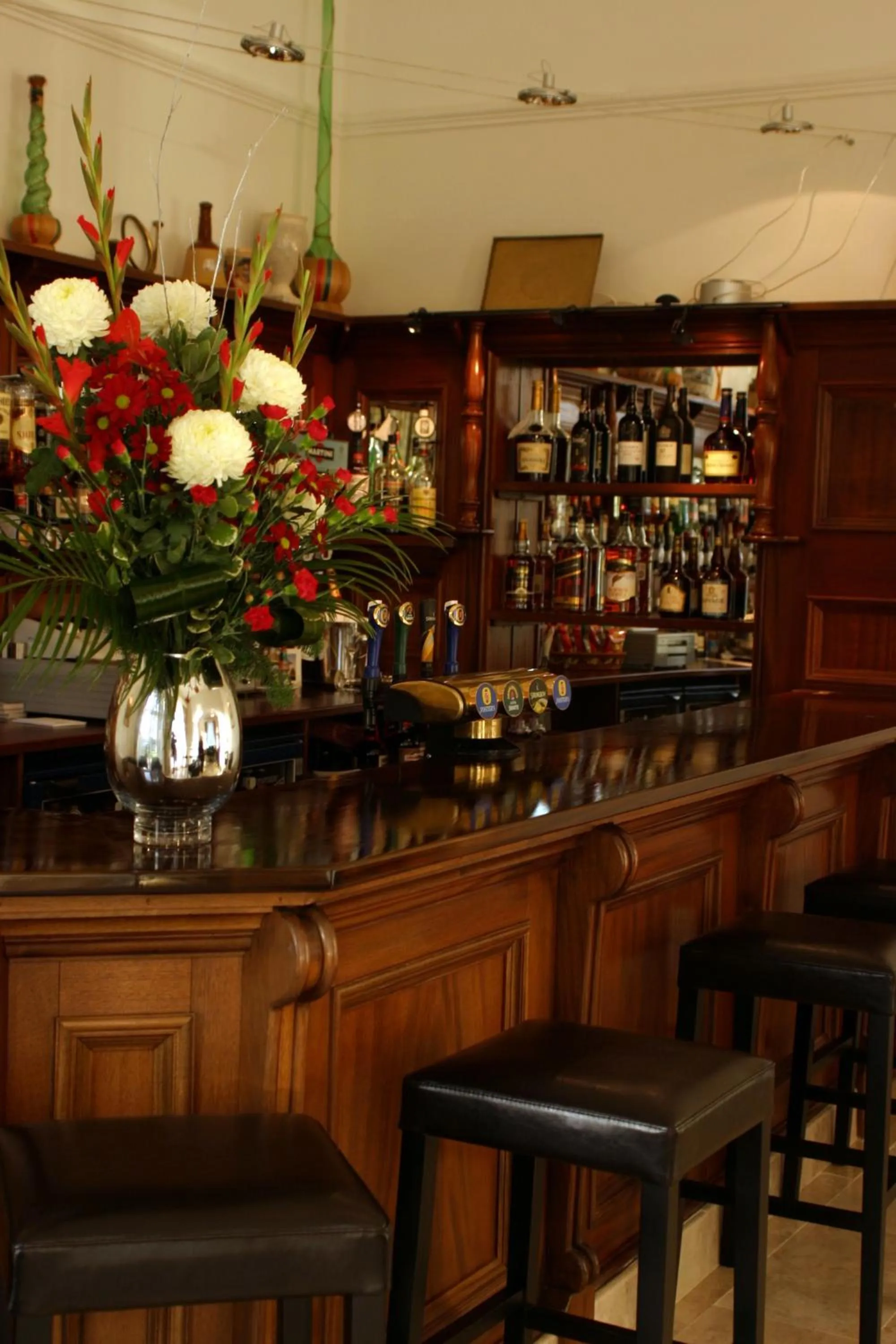 Restaurant/places to eat in Gatwick Cambridge Hotel