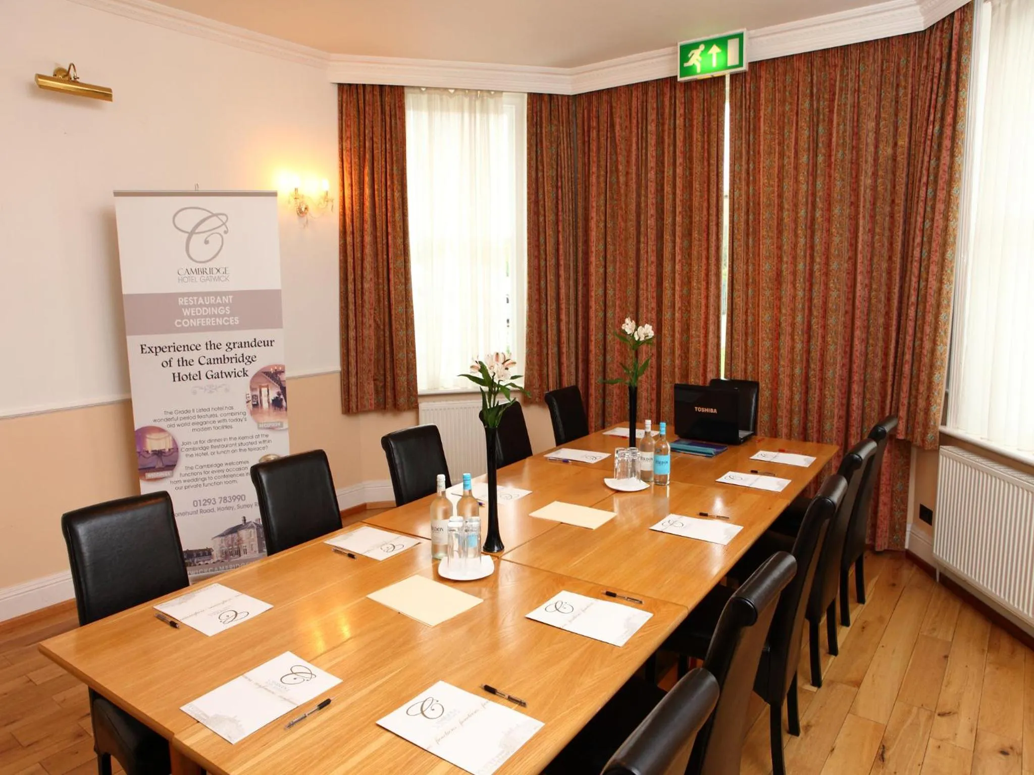 Meeting/conference room in Gatwick Cambridge Hotel