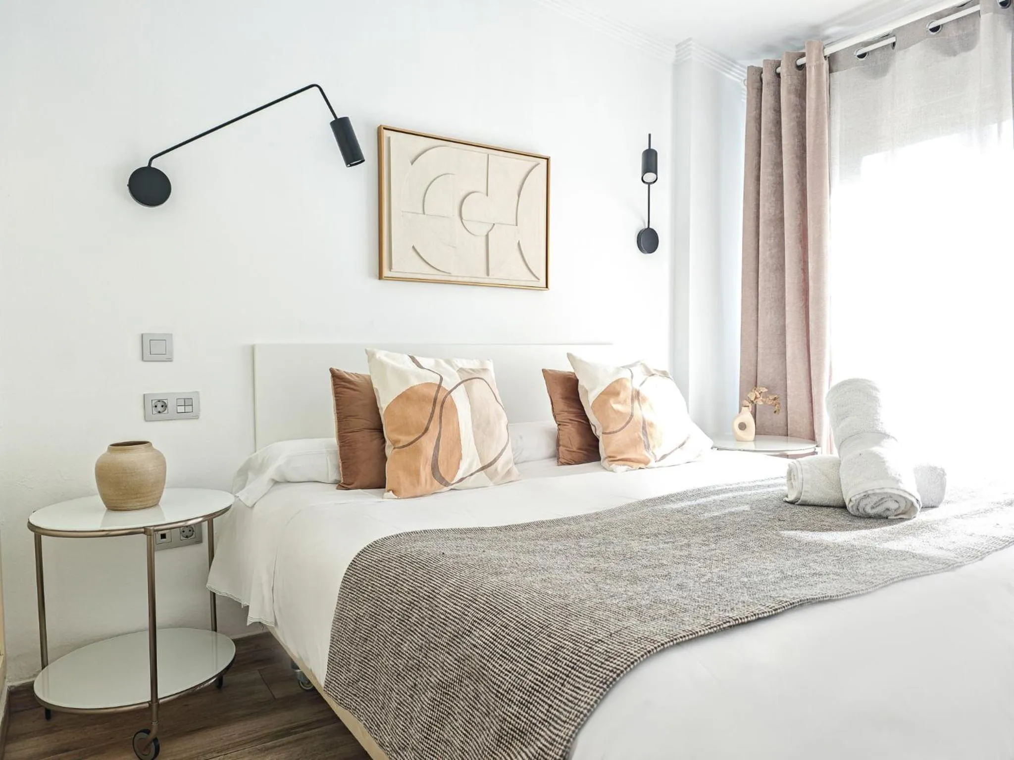 Bedroom, Bed in AZZ Sevilla Torre de la Plata Apartamentos