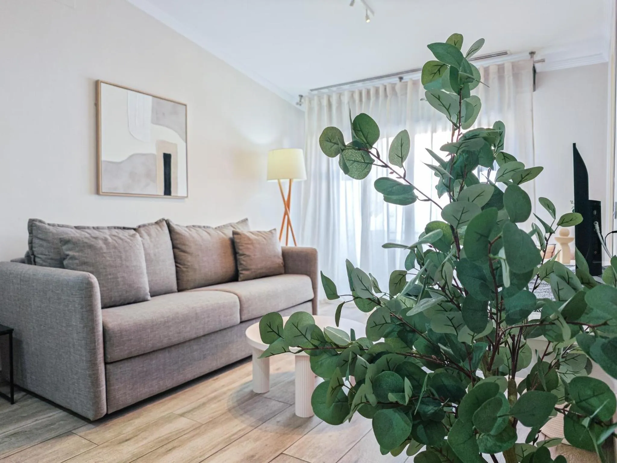 Living room in AZZ Sevilla Torre de la Plata Apartamentos