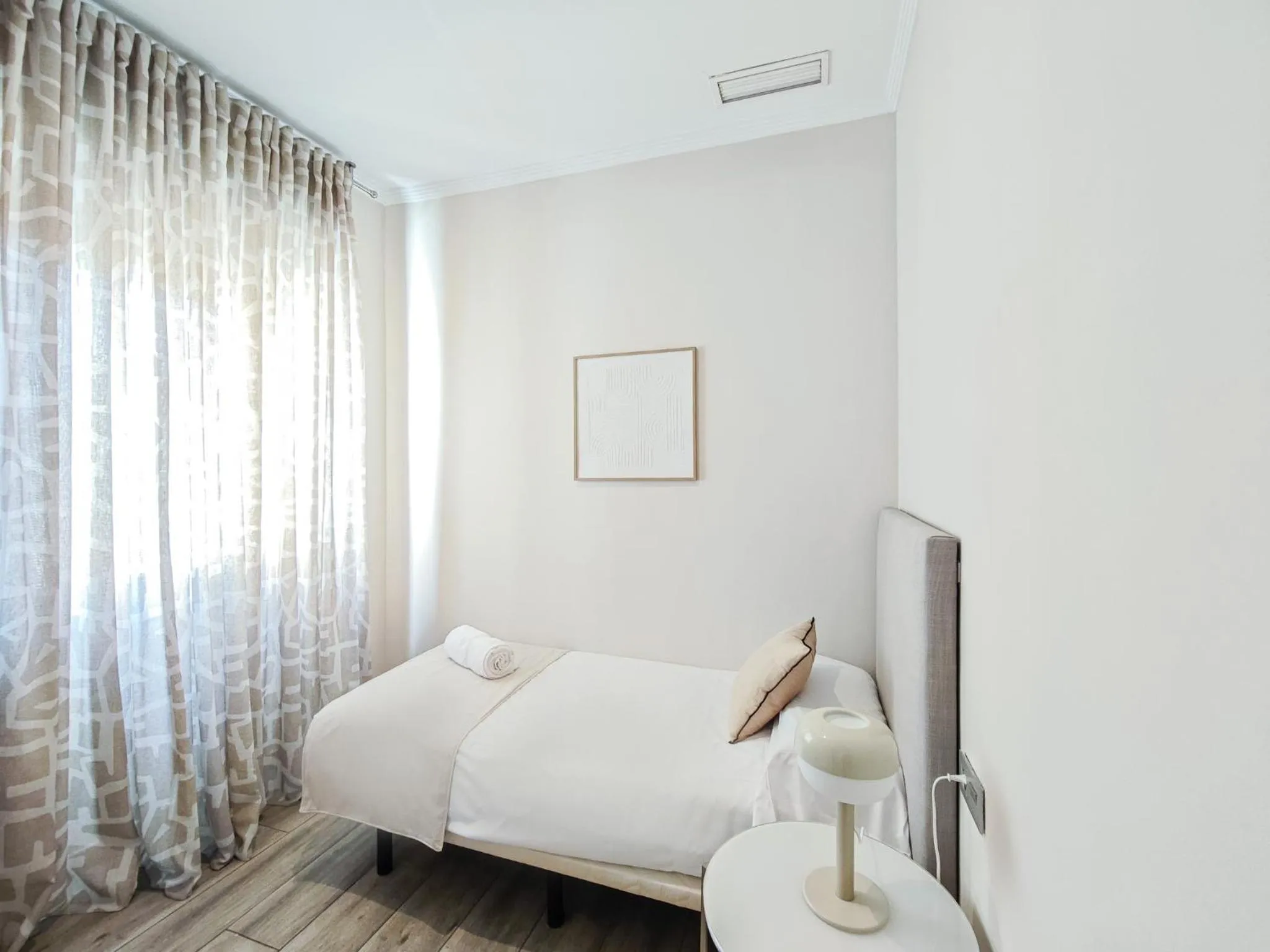 Bedroom, Bed in AZZ Sevilla Torre de la Plata Apartamentos