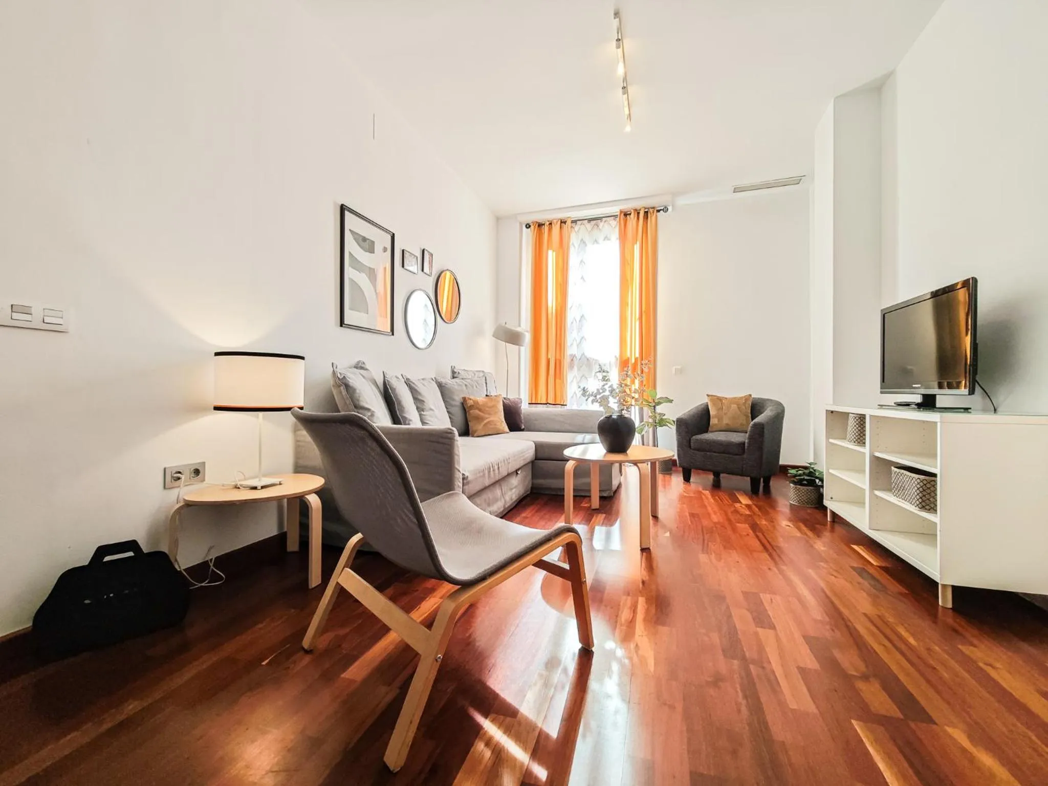 Communal lounge/ TV room in AZZ Sevilla Torre de la Plata Apartamentos