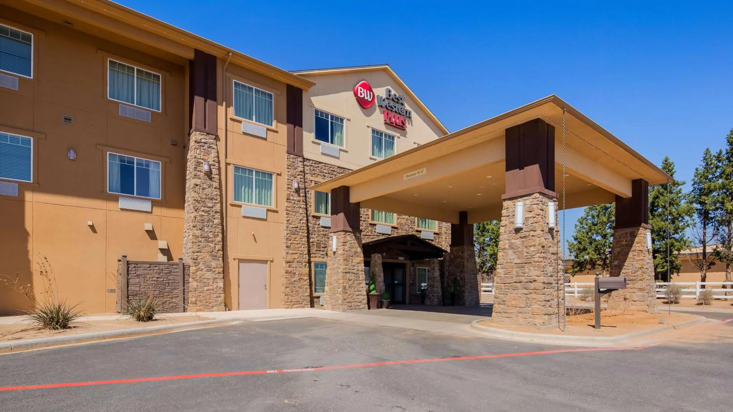 Property building in Best Western Plus Denver City Hotel & Suites