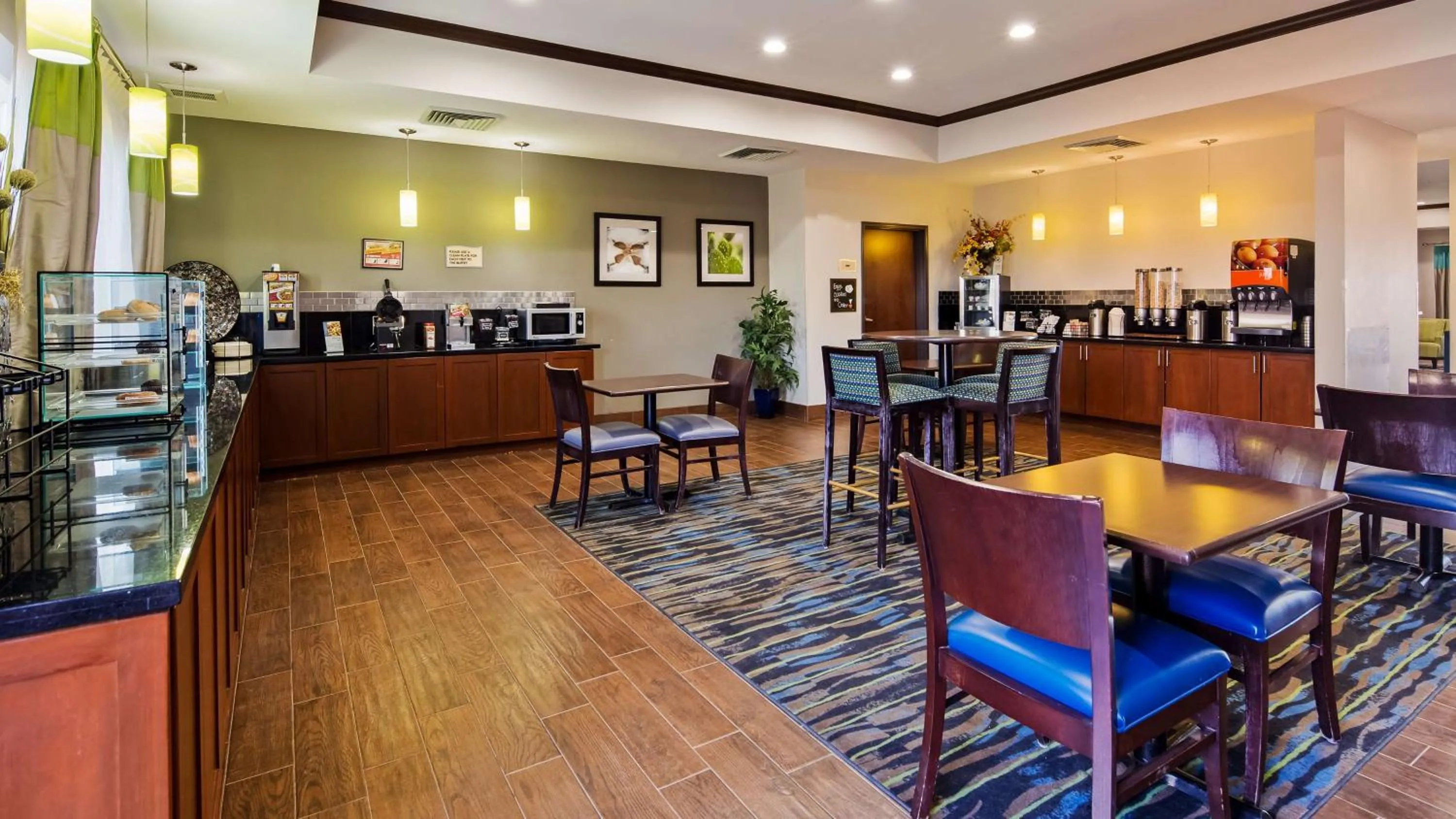 Breakfast in Best Western Plus Denver City Hotel & Suites