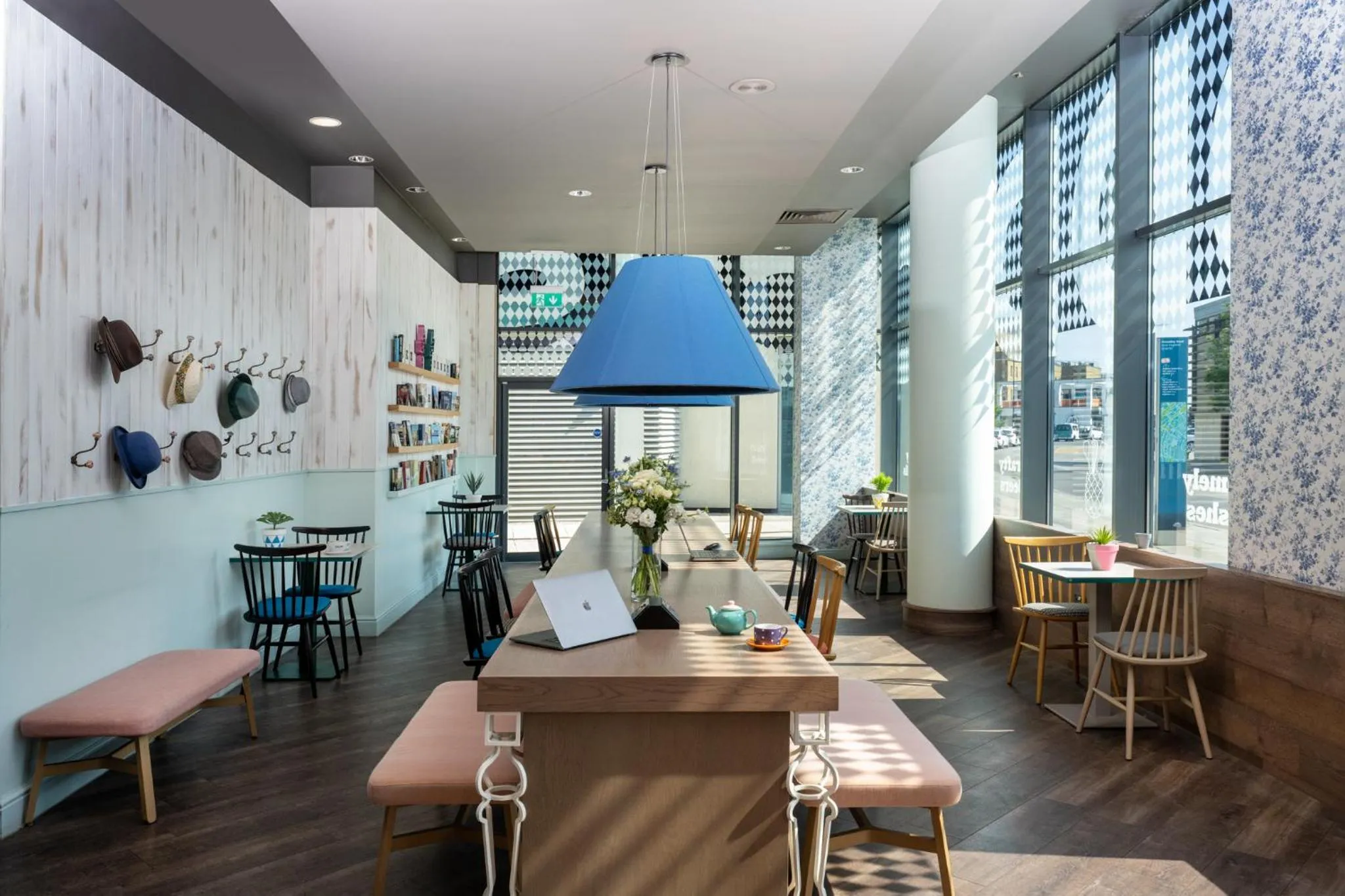 Lobby or reception in Leonardo Hotel Brighton