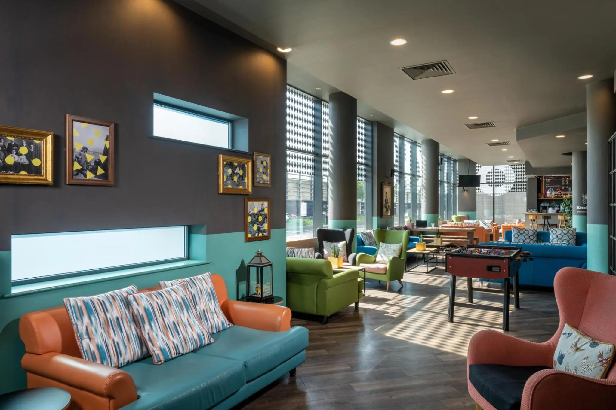 Lobby or reception in Leonardo Hotel Brighton