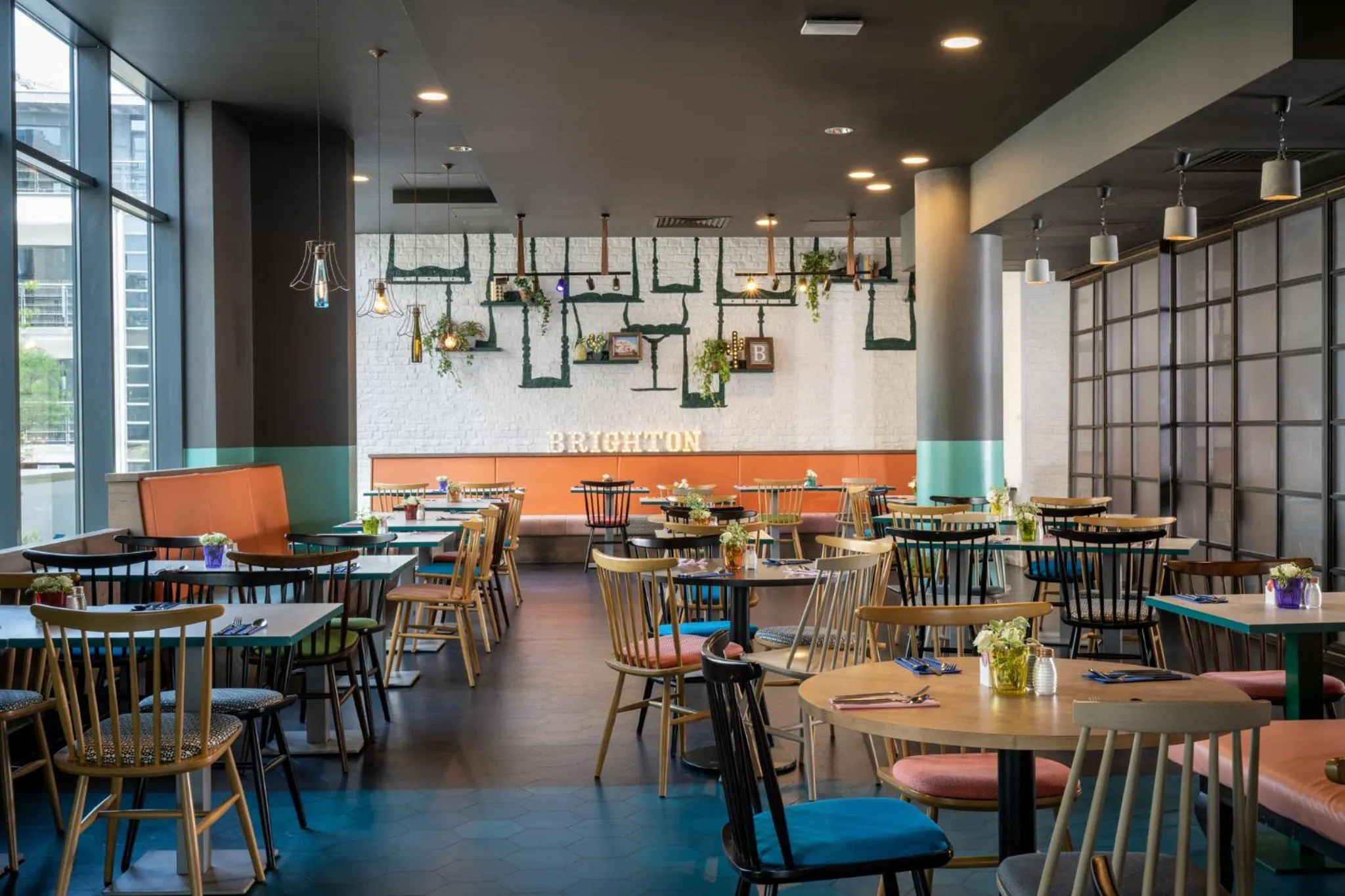 Restaurant/places to eat in Leonardo Hotel Brighton