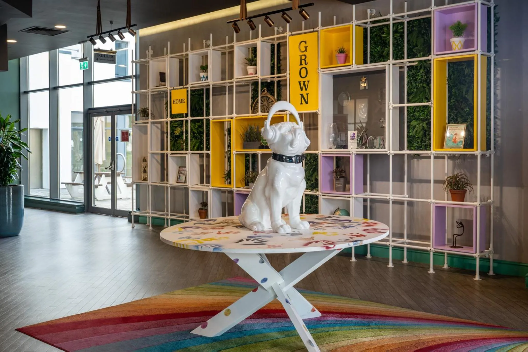Lobby or reception in Leonardo Hotel Brighton