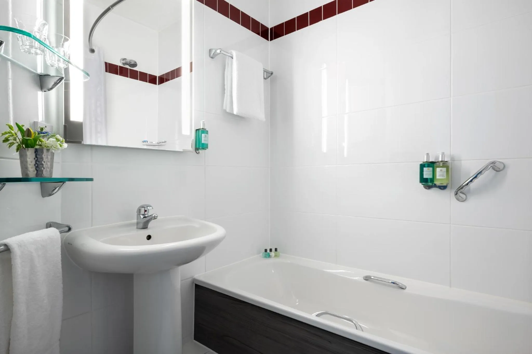 Bathroom in Leonardo Hotel Brighton