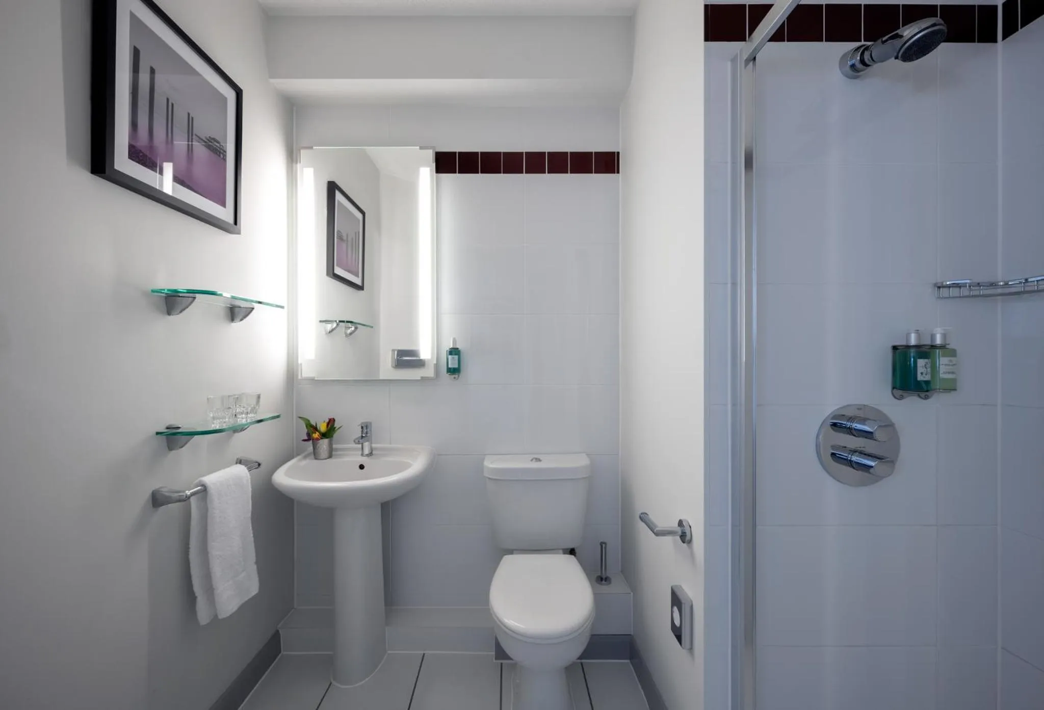 Bathroom in Leonardo Hotel Brighton