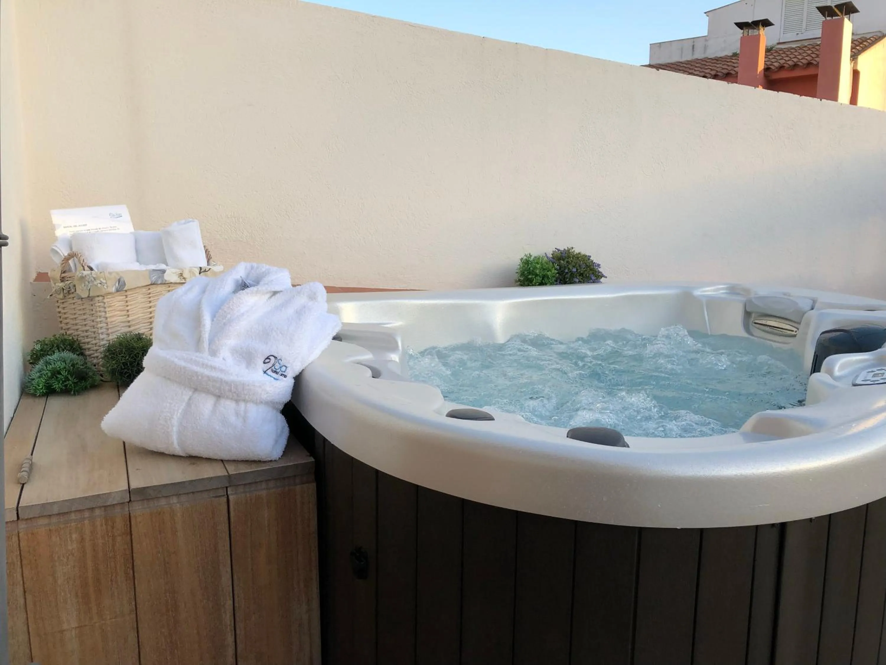 Hot Tub in Sa Voga Hotel & Spa