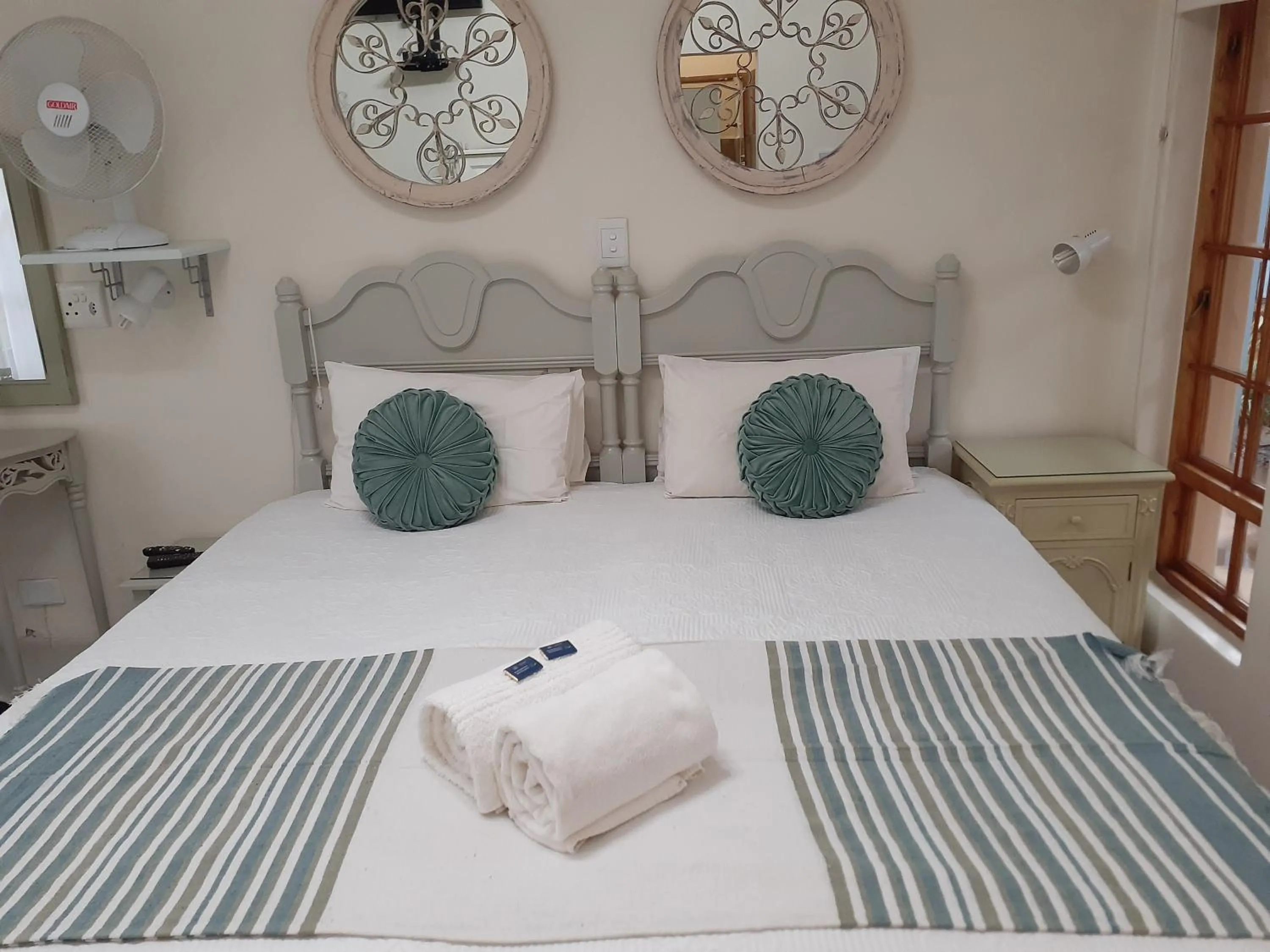 Bedroom, Bed in Sandstone Chameleon Guest House