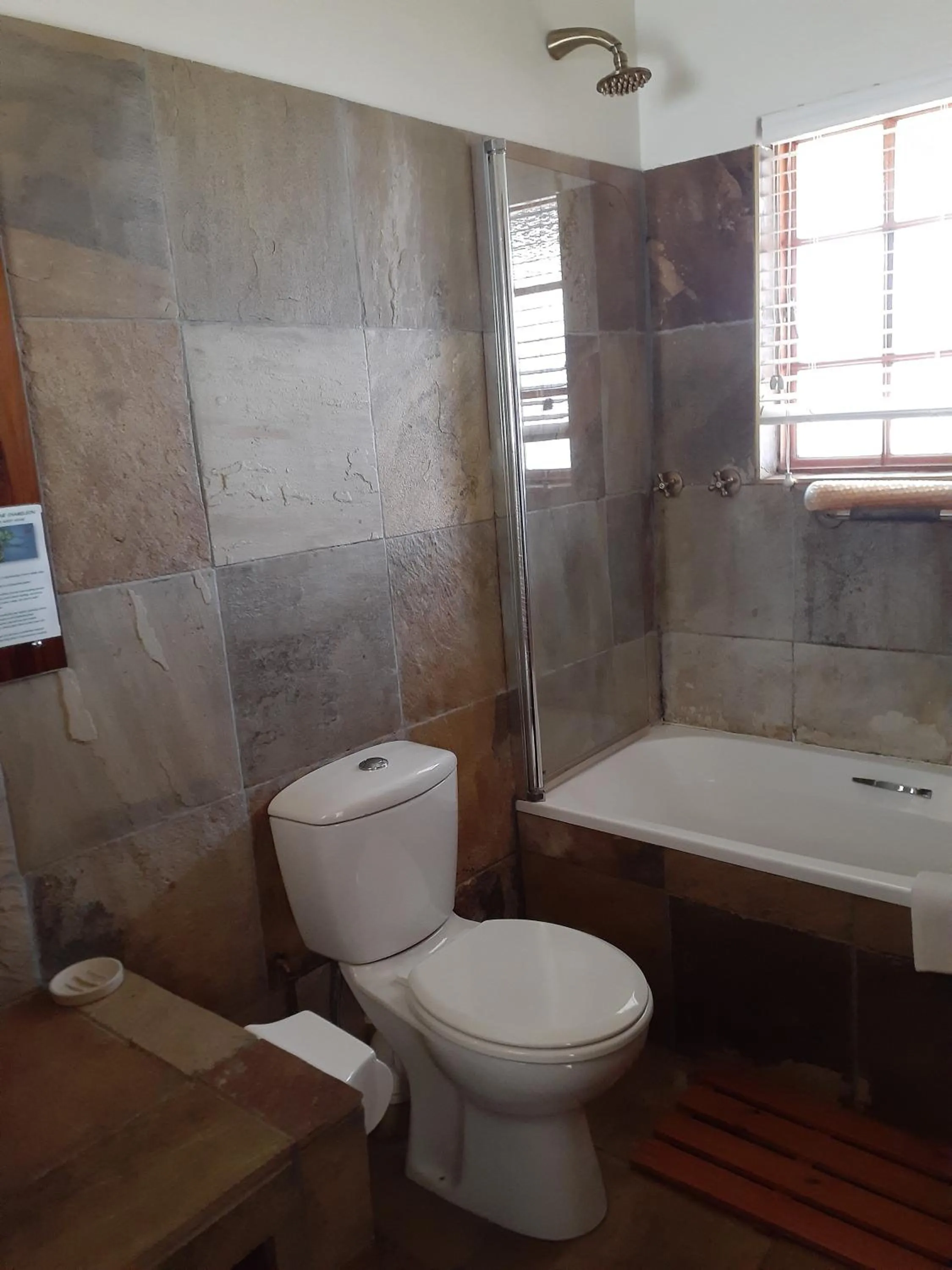 Bathroom in Sandstone Chameleon Guest House