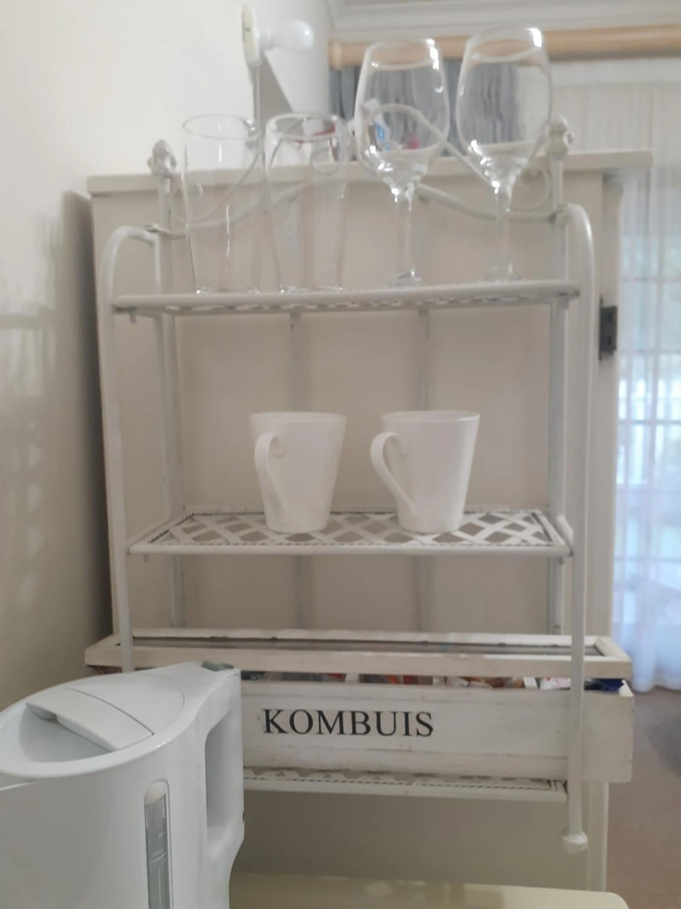 Coffee/tea facilities in Sandstone Chameleon Guest House