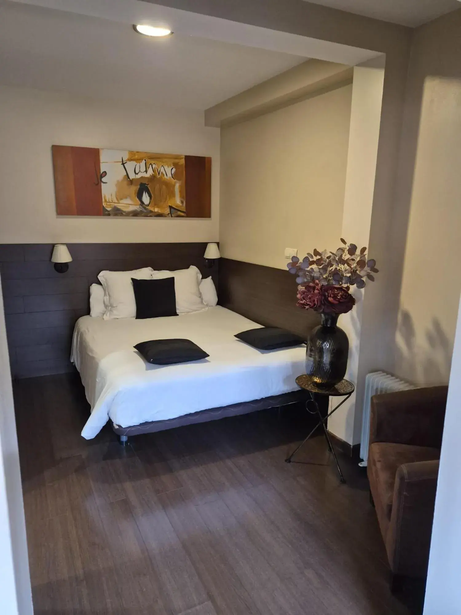 Junior Suite with Terrace in THC Tirso Molina Hostel Junior Suite with Terrace in THC Tirso Molina Hostel