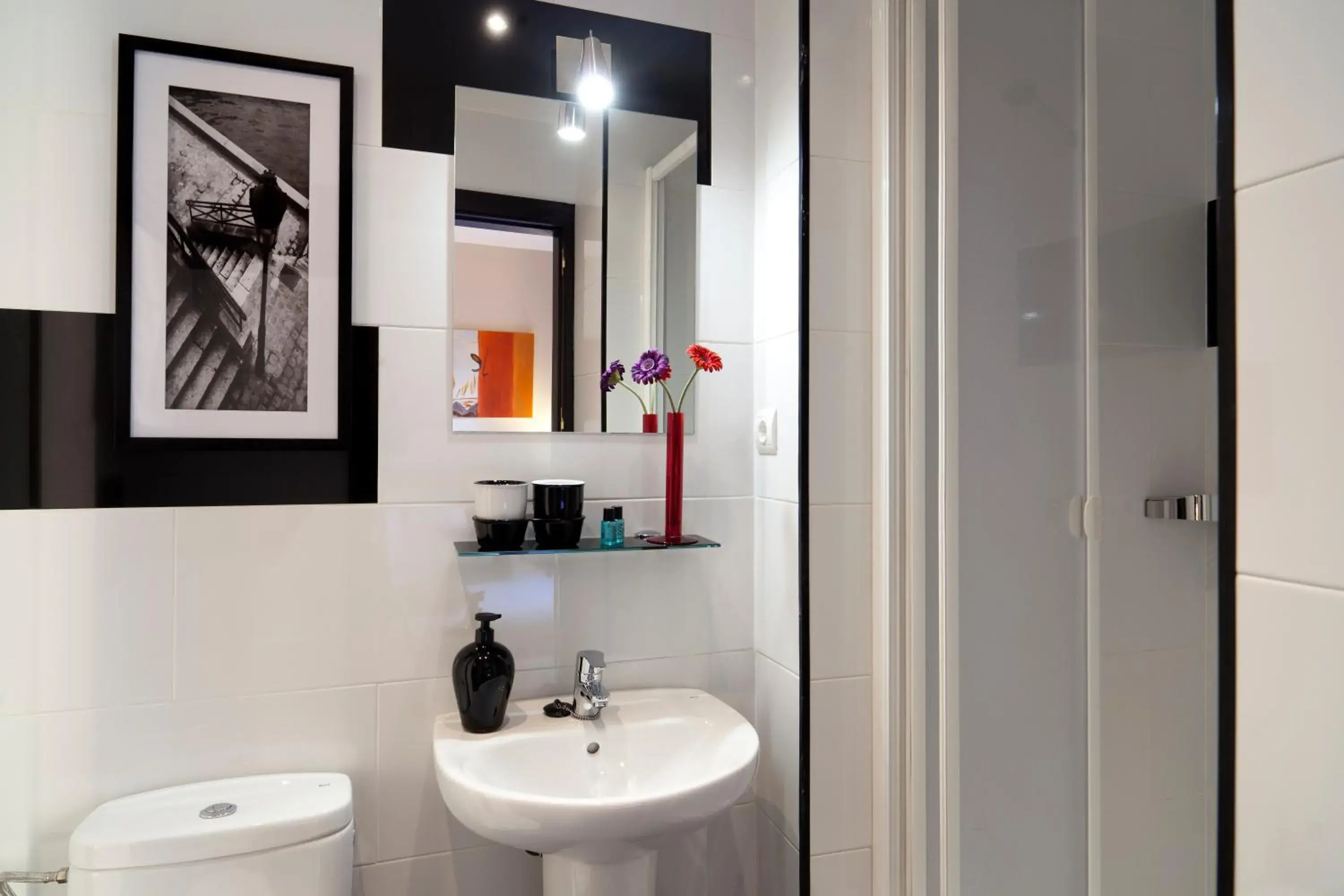 Double Room in THC Tirso Molina Hostel Double Room in THC Tirso Molina Hostel