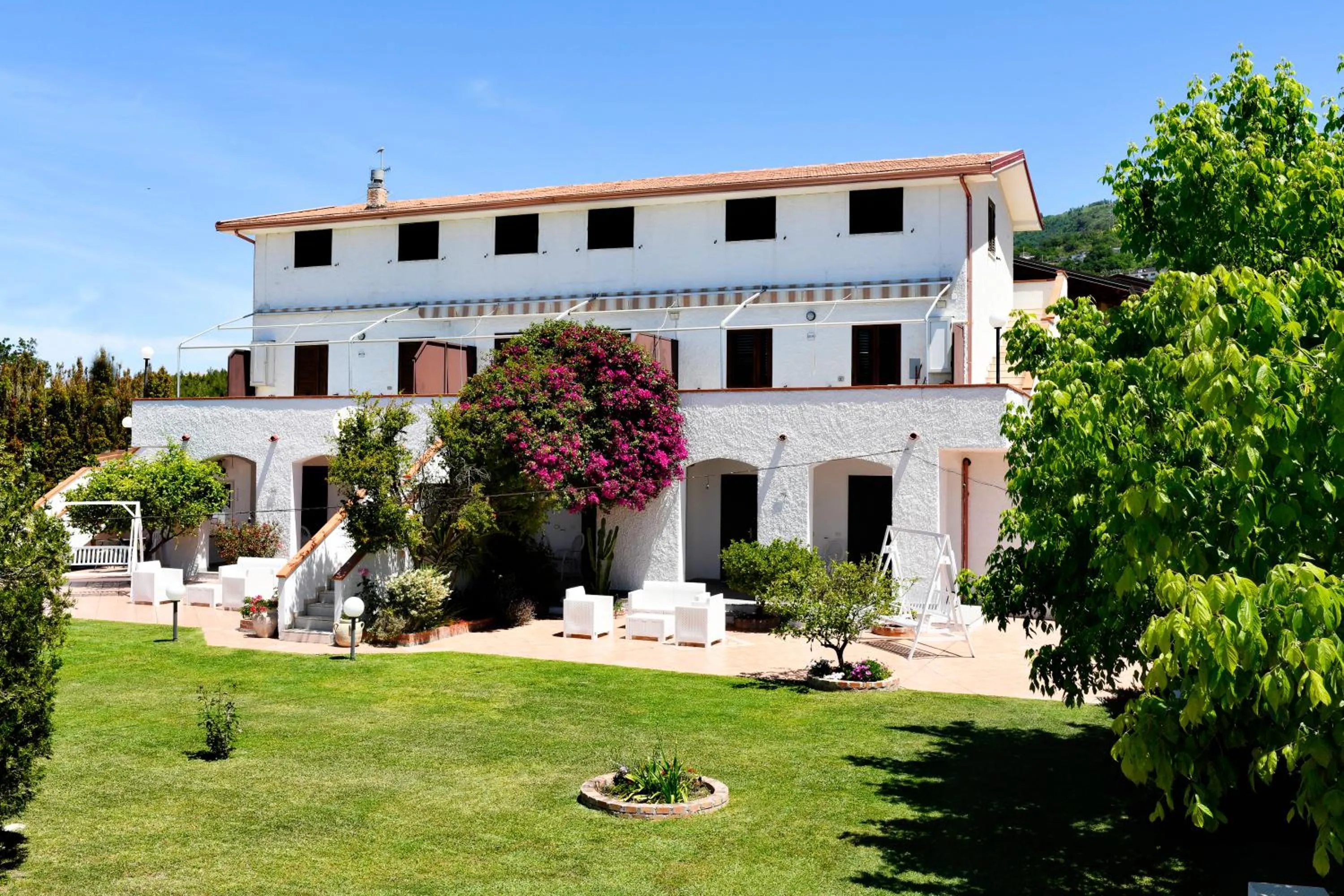Property building in Villa Catalano