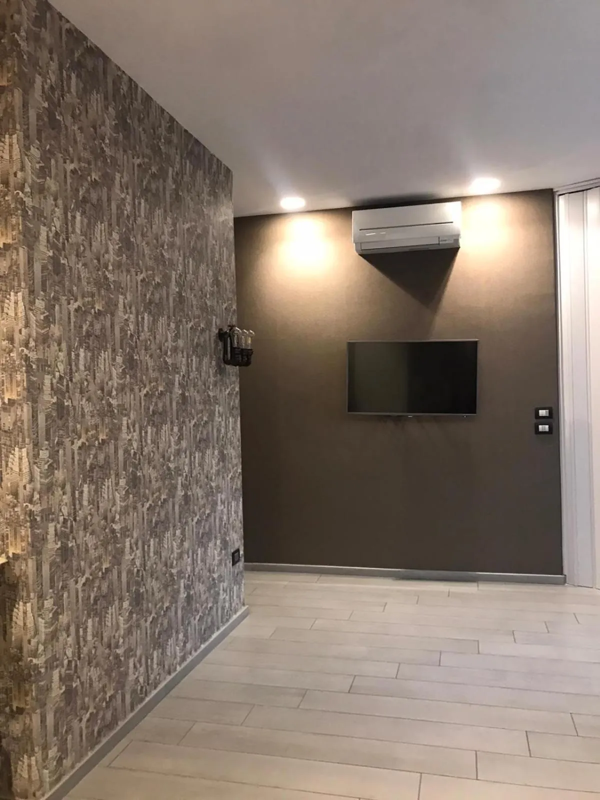 Communal lounge/ TV room in Bell's