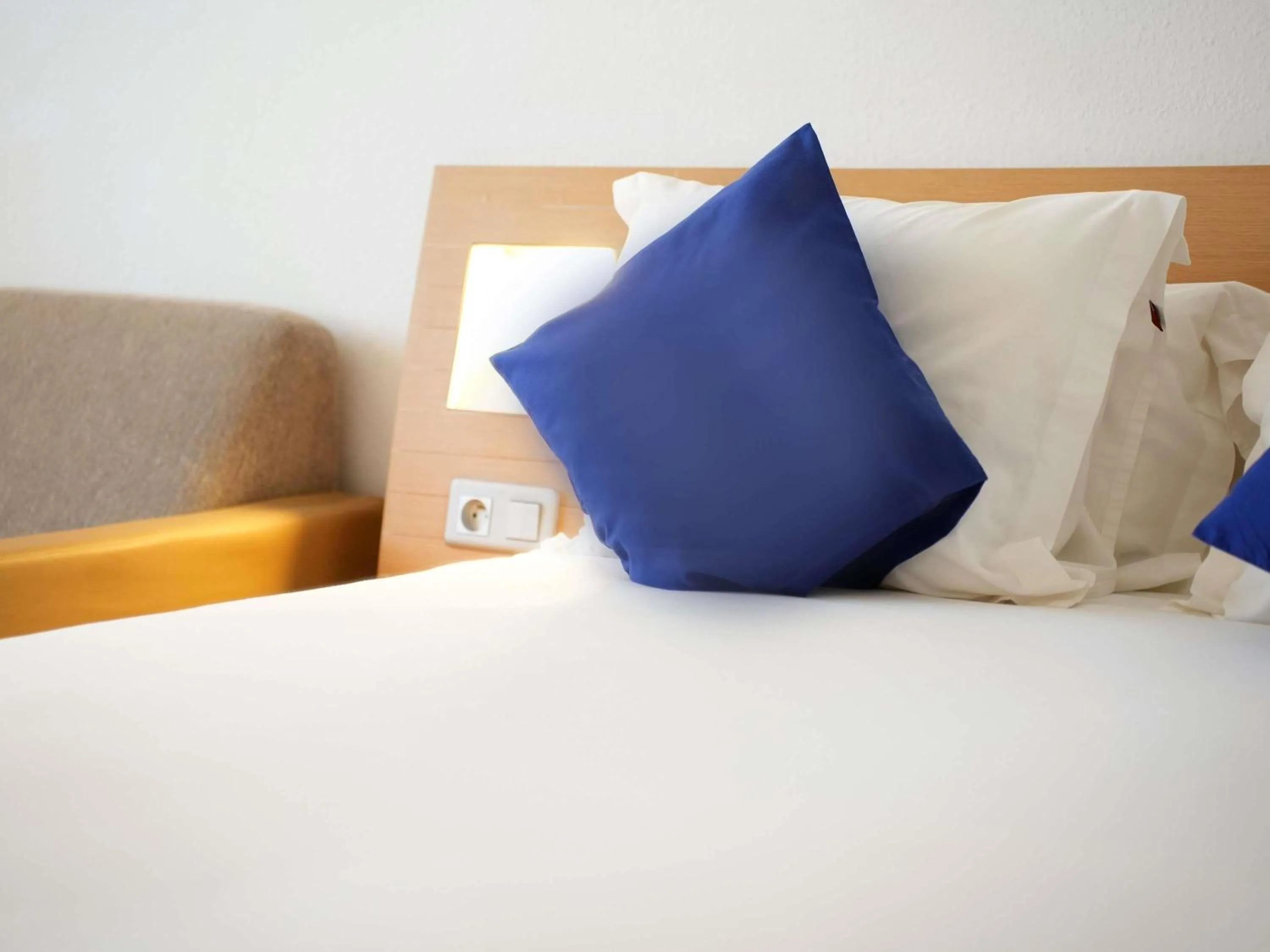 Bedroom, Bed in Novotel Tunis