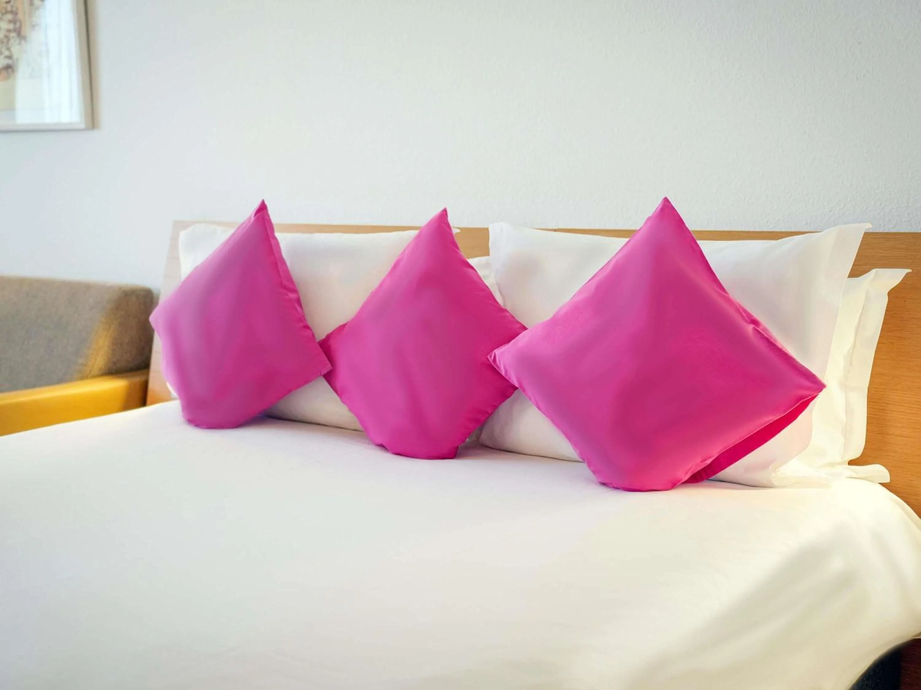 Bedroom, Bed in Novotel Tunis