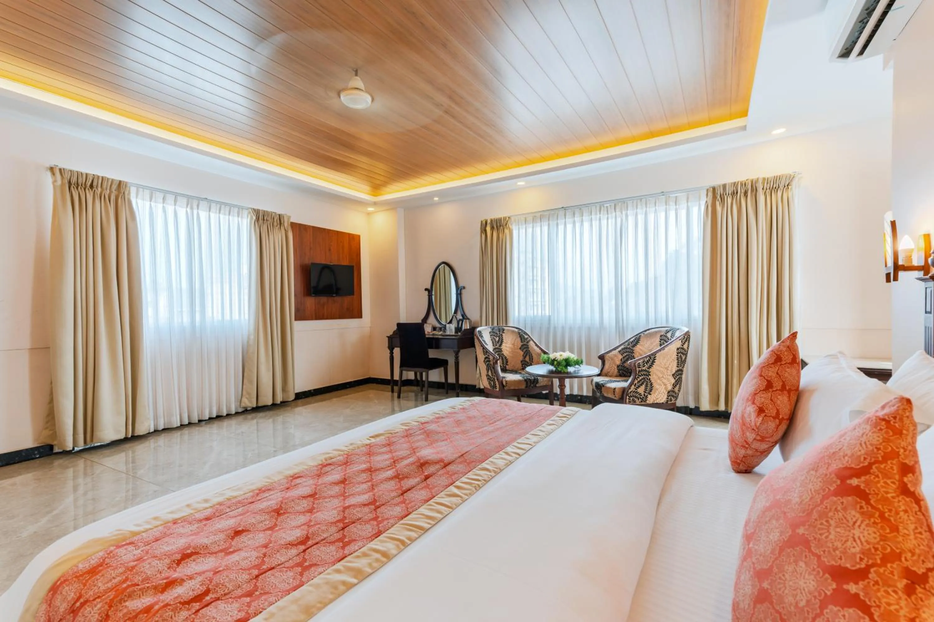 Bed in Seasons Thekkady