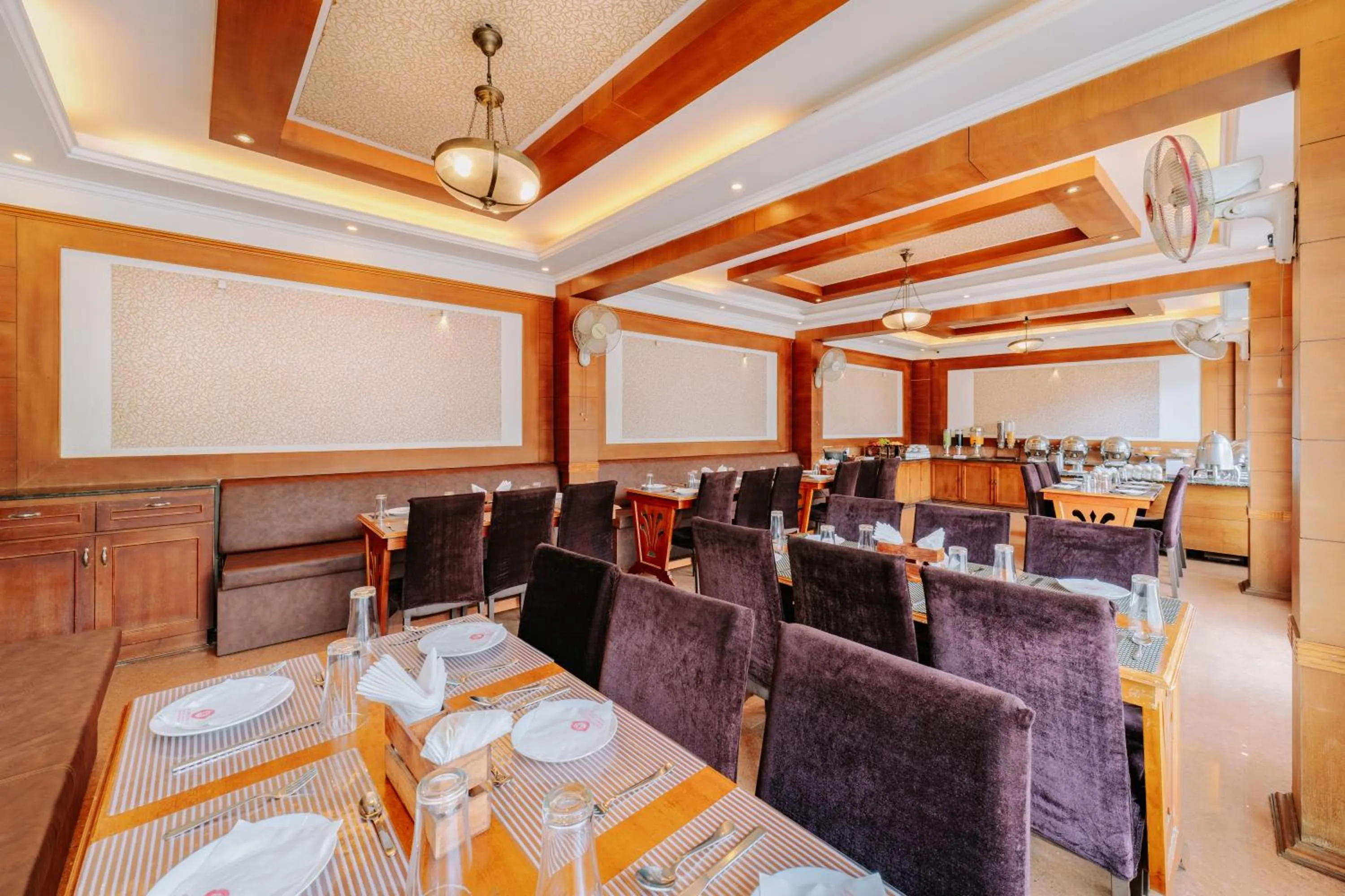 Restaurant/places to eat in Seasons Thekkady