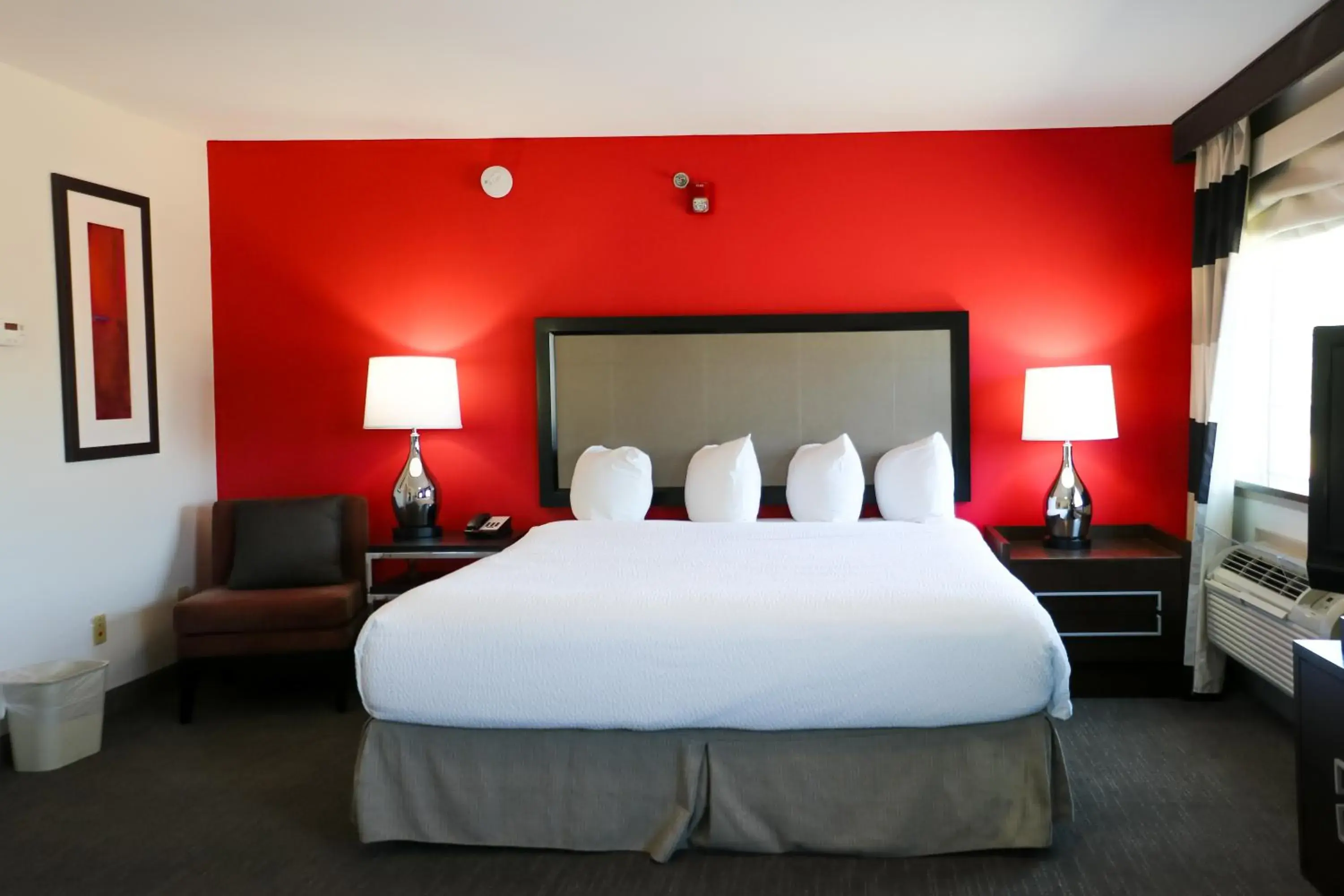 King Room with Bath Tub - Mobility/Hearing Accessible - Non-Smoking in Ramada by Wyndham Del Rio King Room with Bath Tub - Mobility/Hearing Accessible - Non-Smoking in Ramada by Wyndham Del Rio