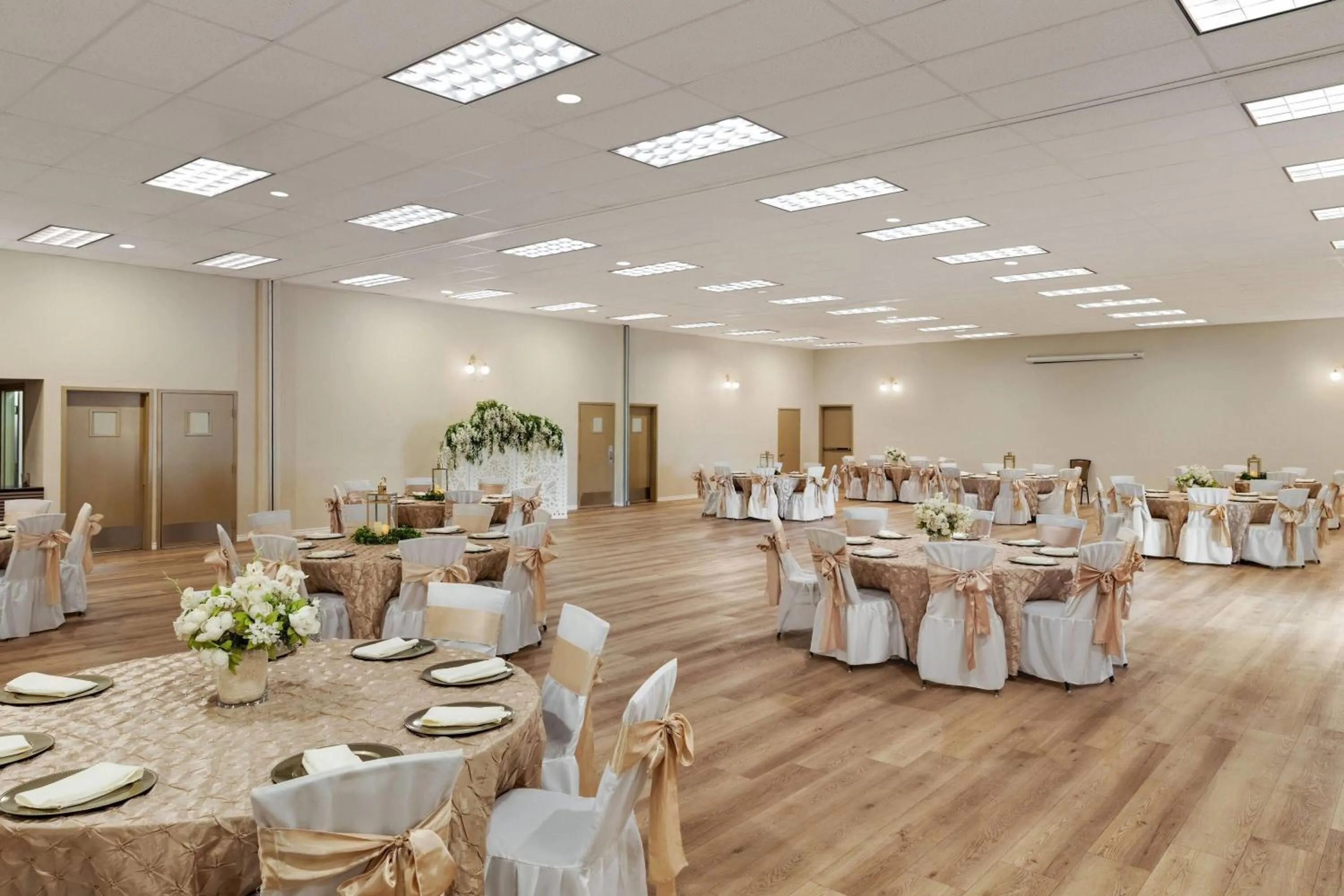 wedding in Ramada by Wyndham Del Rio