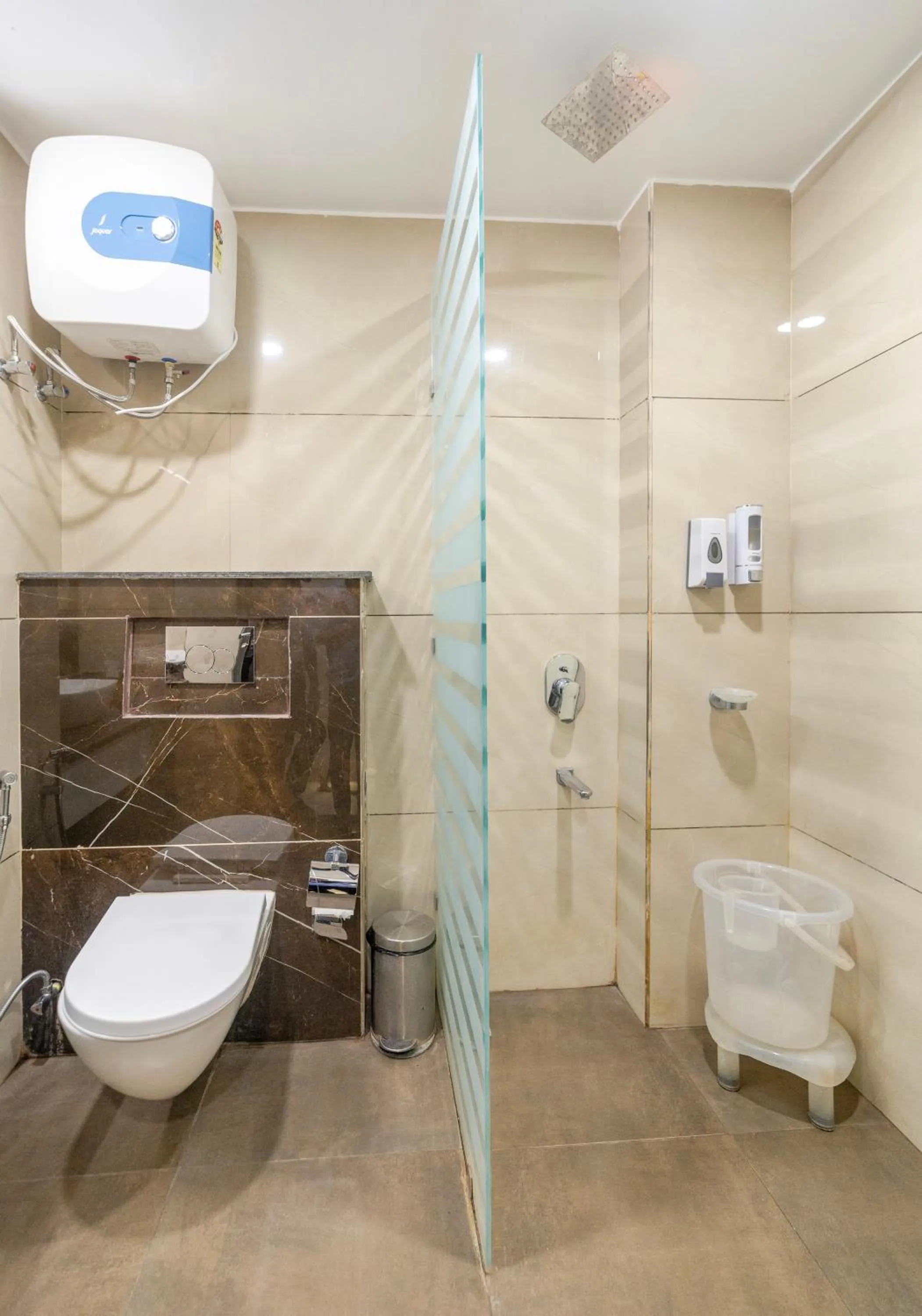 Bathroom in Hotel Green - Behind Parmarth Niketan