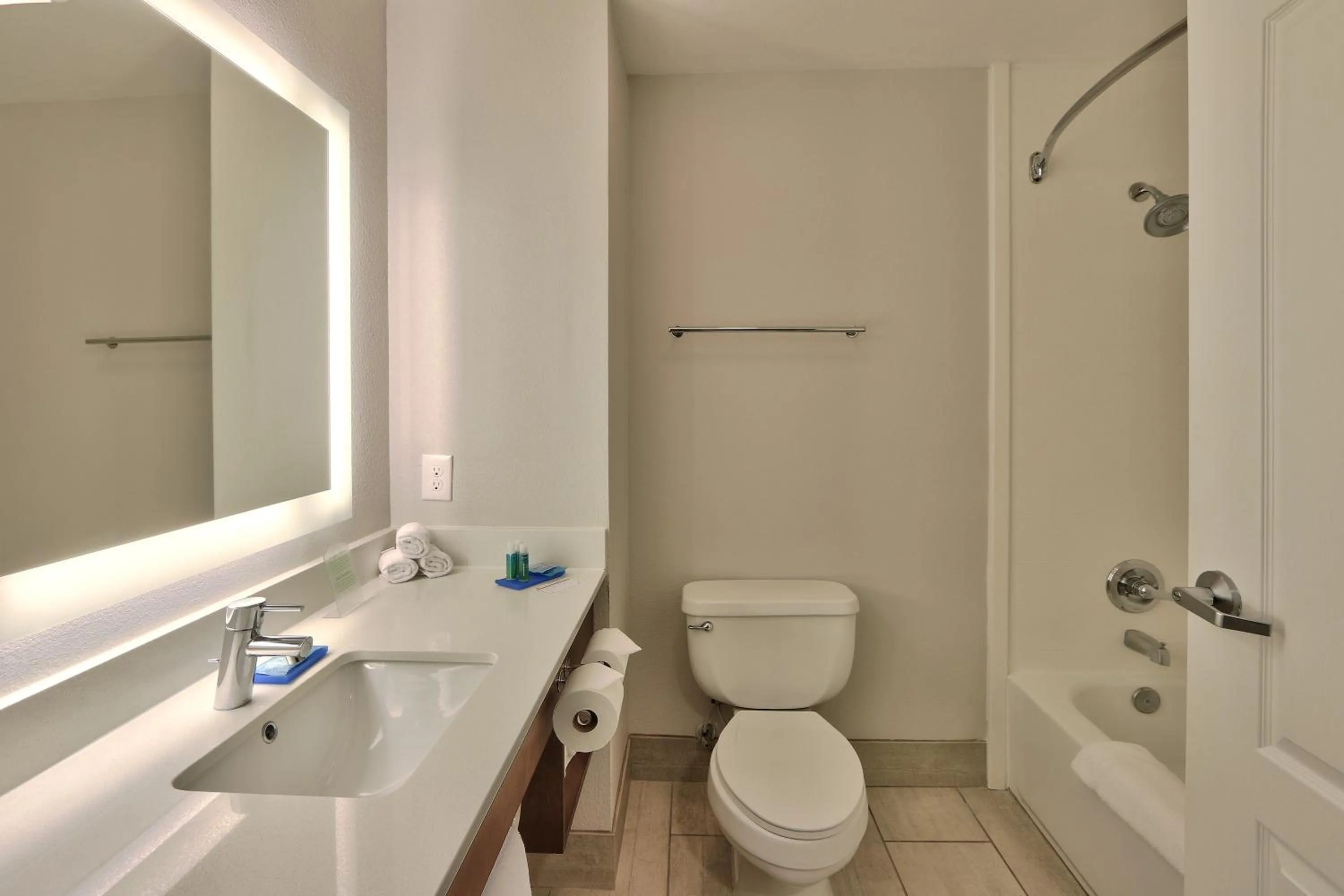 Bathroom in Holiday Inn Express & Suites Portales by IHG