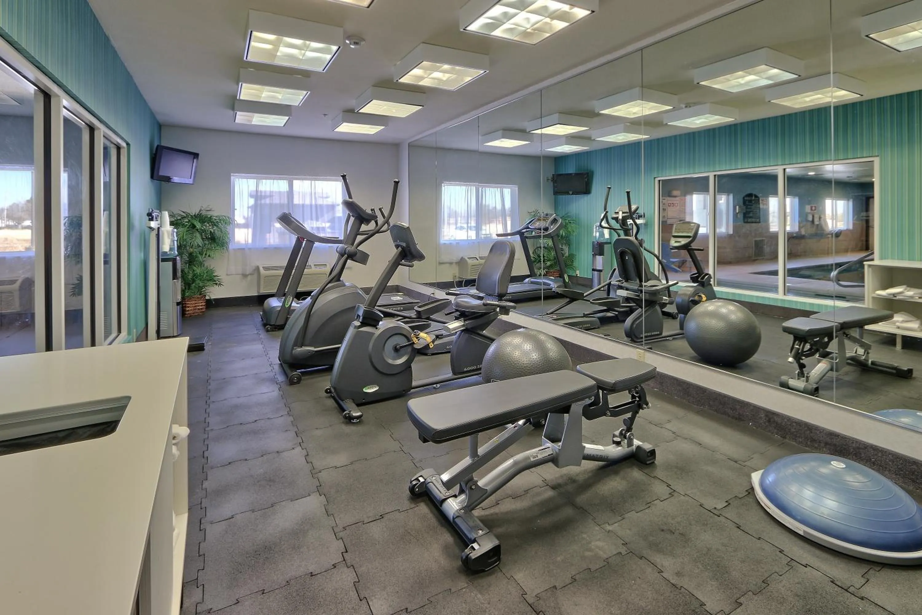 Fitness centre/facilities in Holiday Inn Express & Suites Portales by IHG