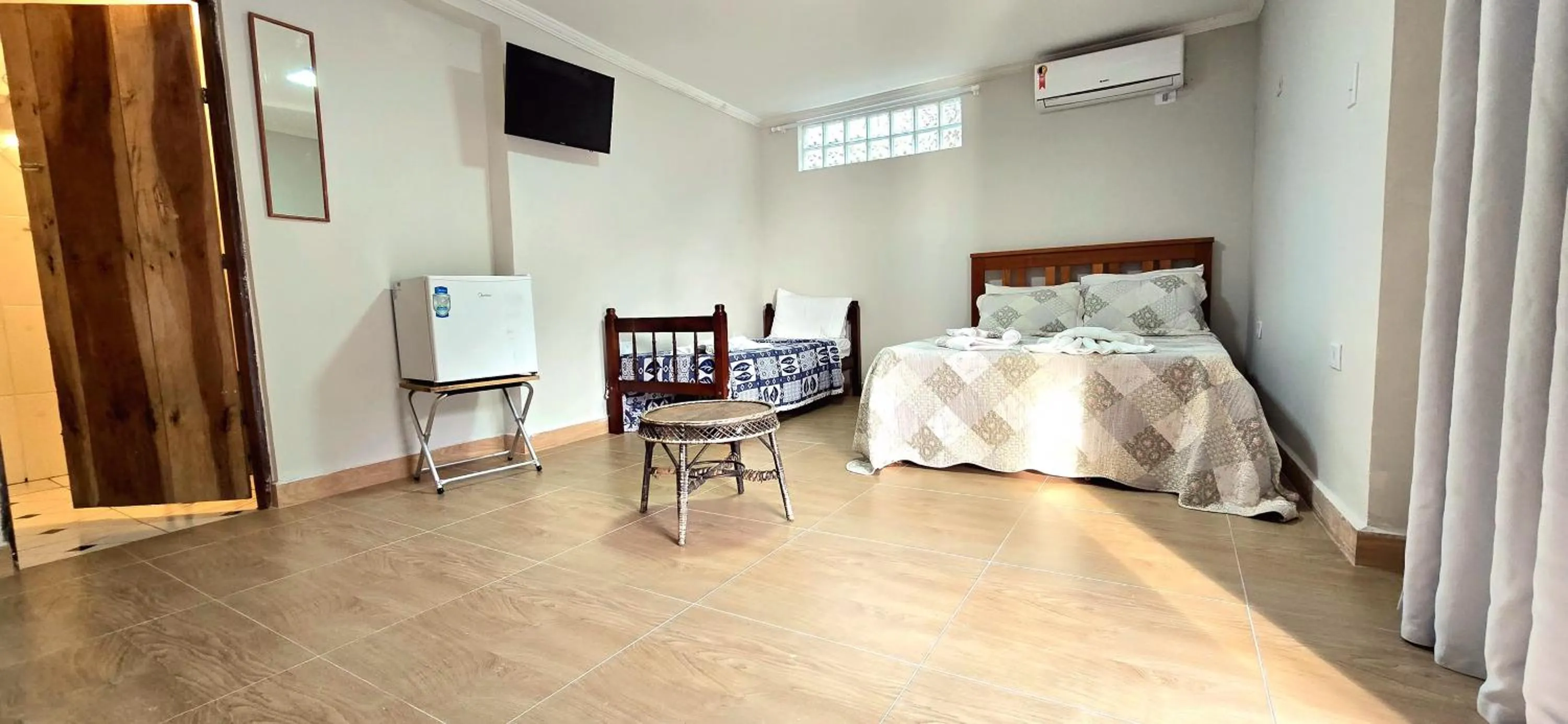 Photo of the whole room, Bed in Pousada Sobre As Ondas de Picinguaba