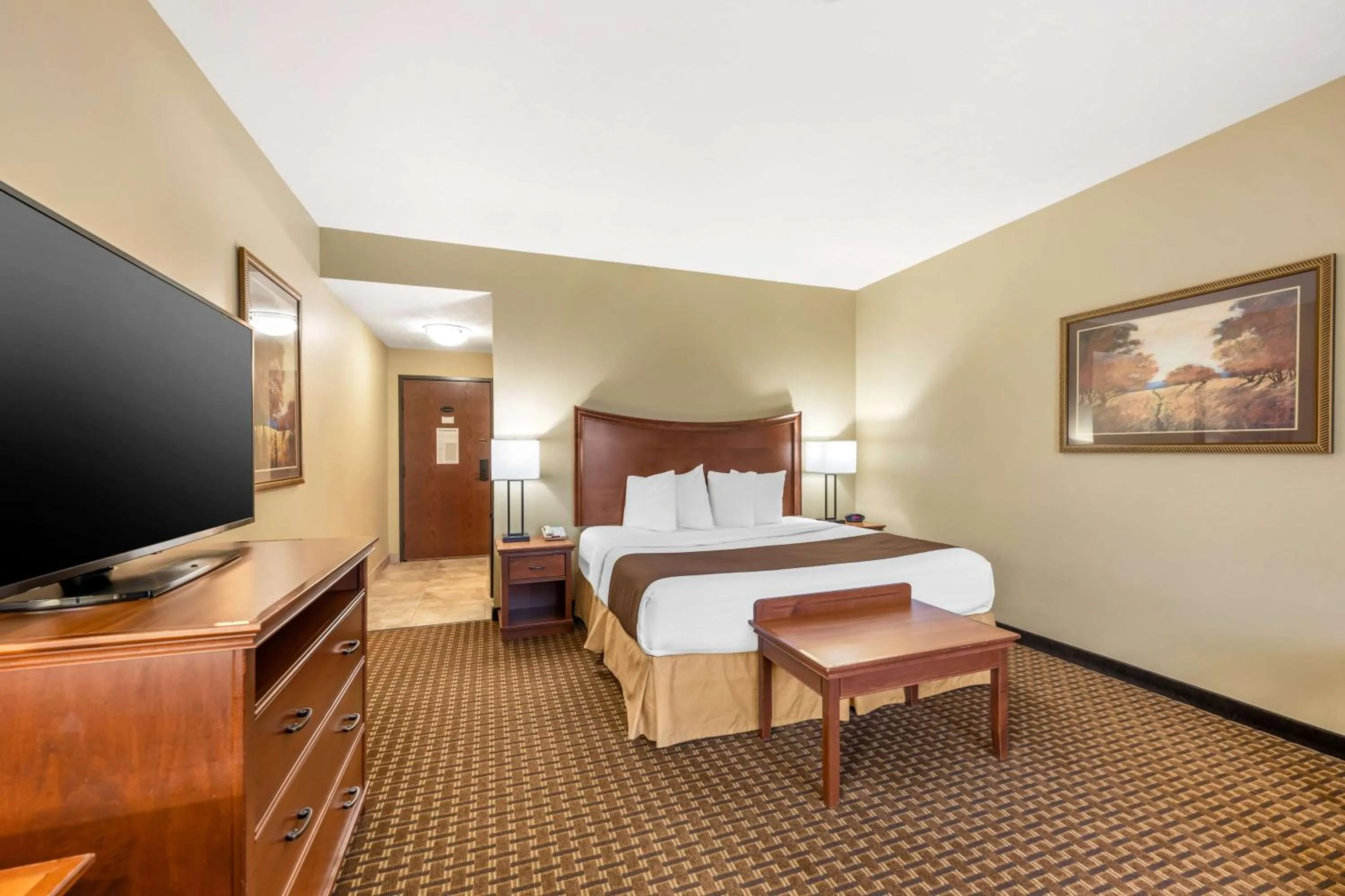Bedroom, Bed in Best Western Plus Grand Island Inn and Suites