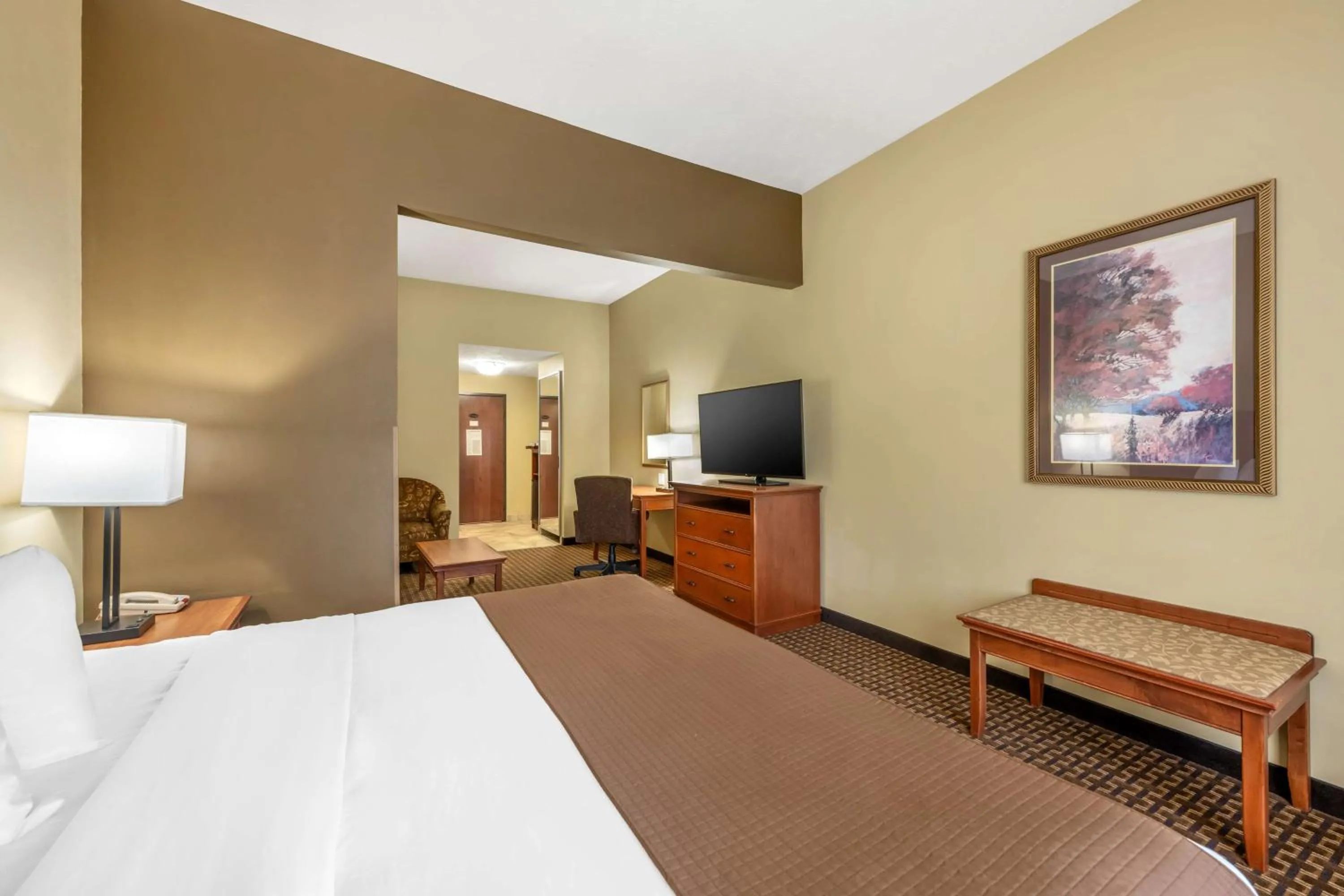 Bedroom, Bed in Best Western Plus Grand Island Inn and Suites