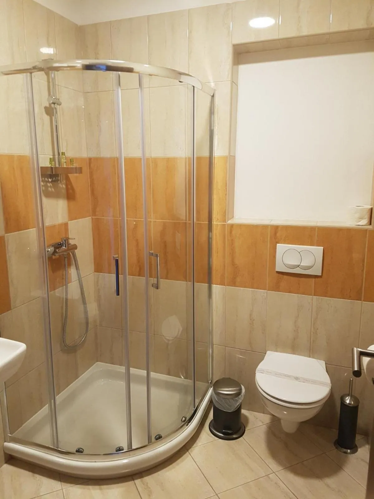 Shower in Hotel Natura Vilanija