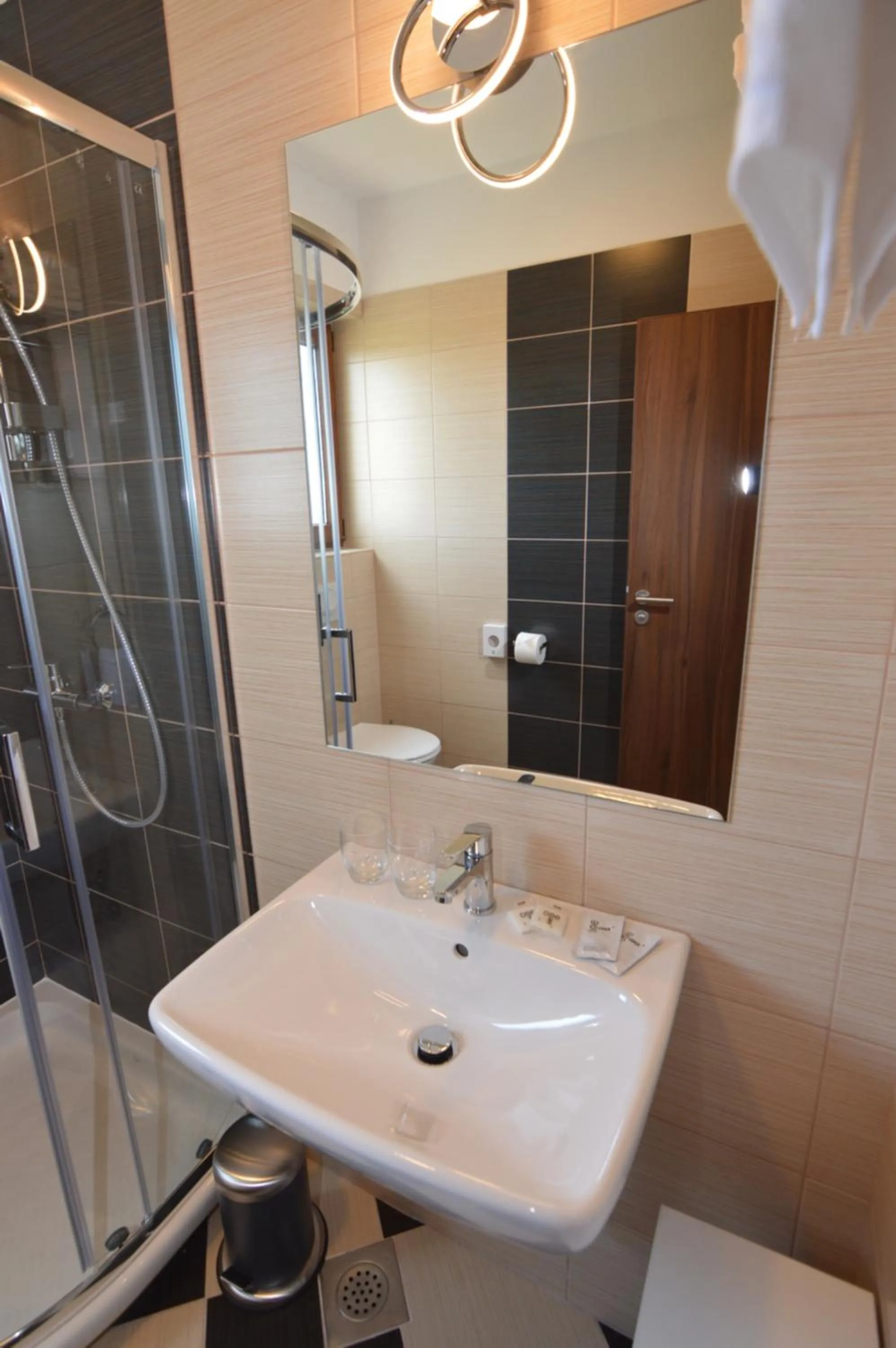 Shower in Hotel Natura Vilanija