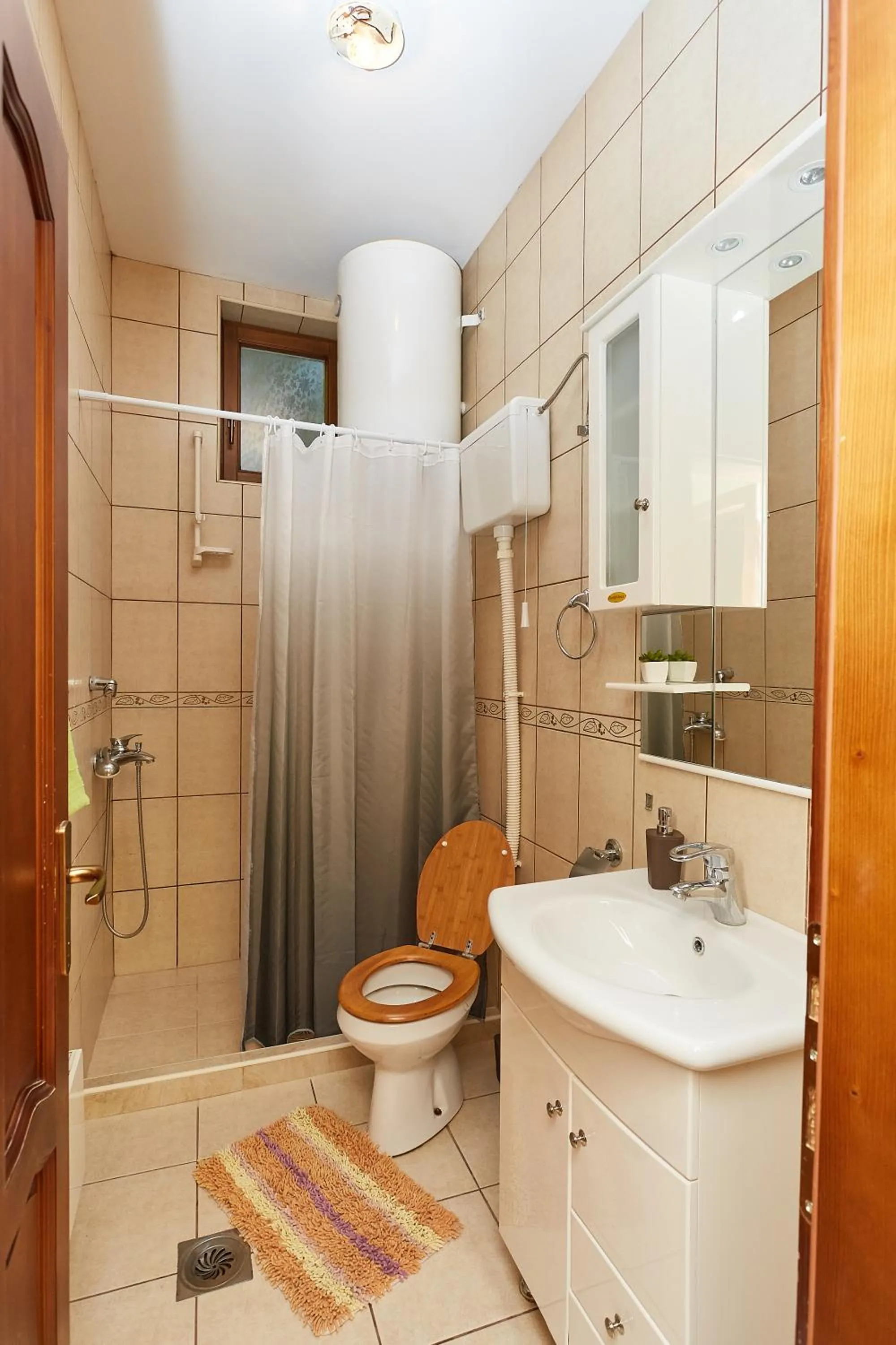 Shower in ŽUPAN apartmani
