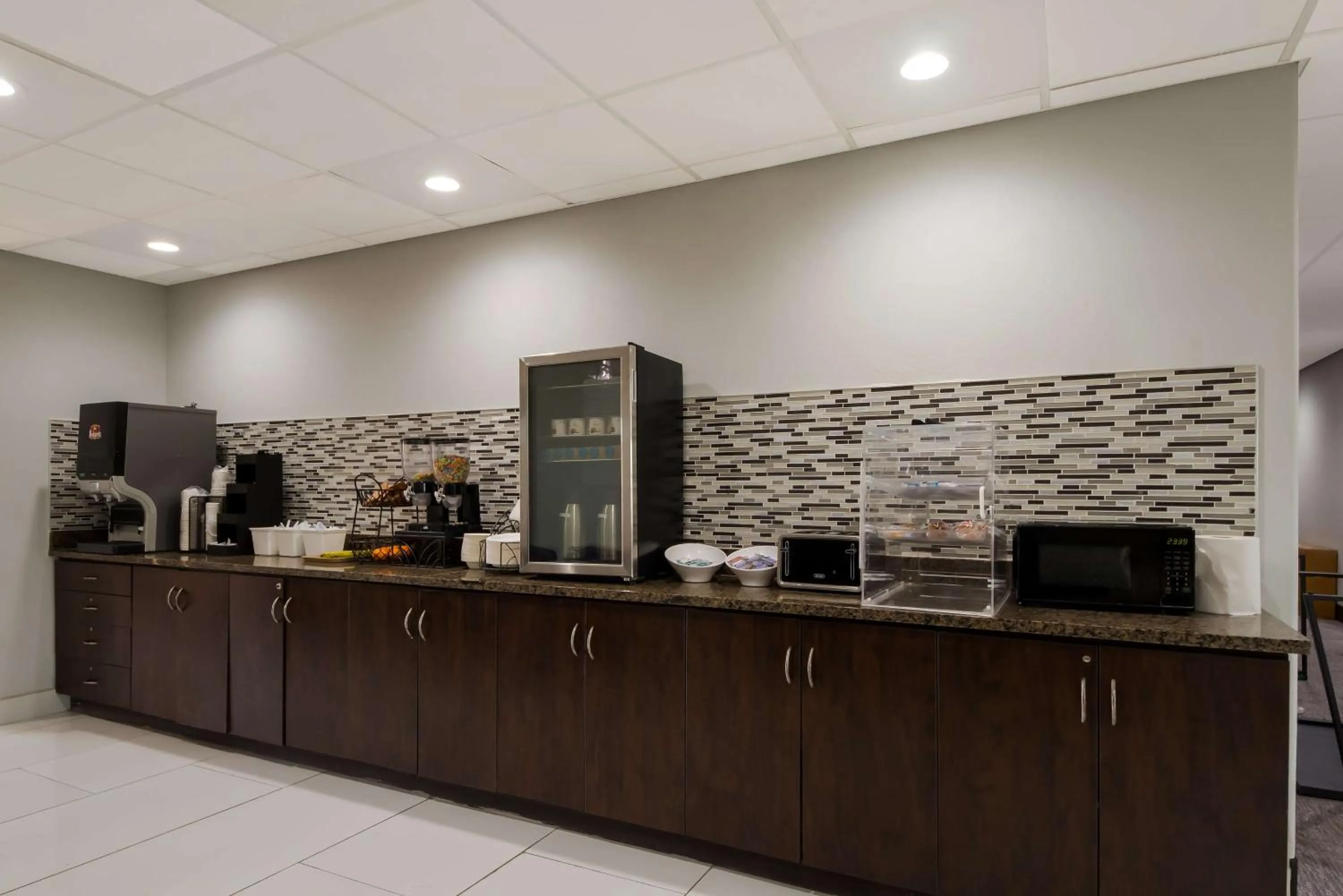 Breakfast in Best Western SeaWorld San Antonio