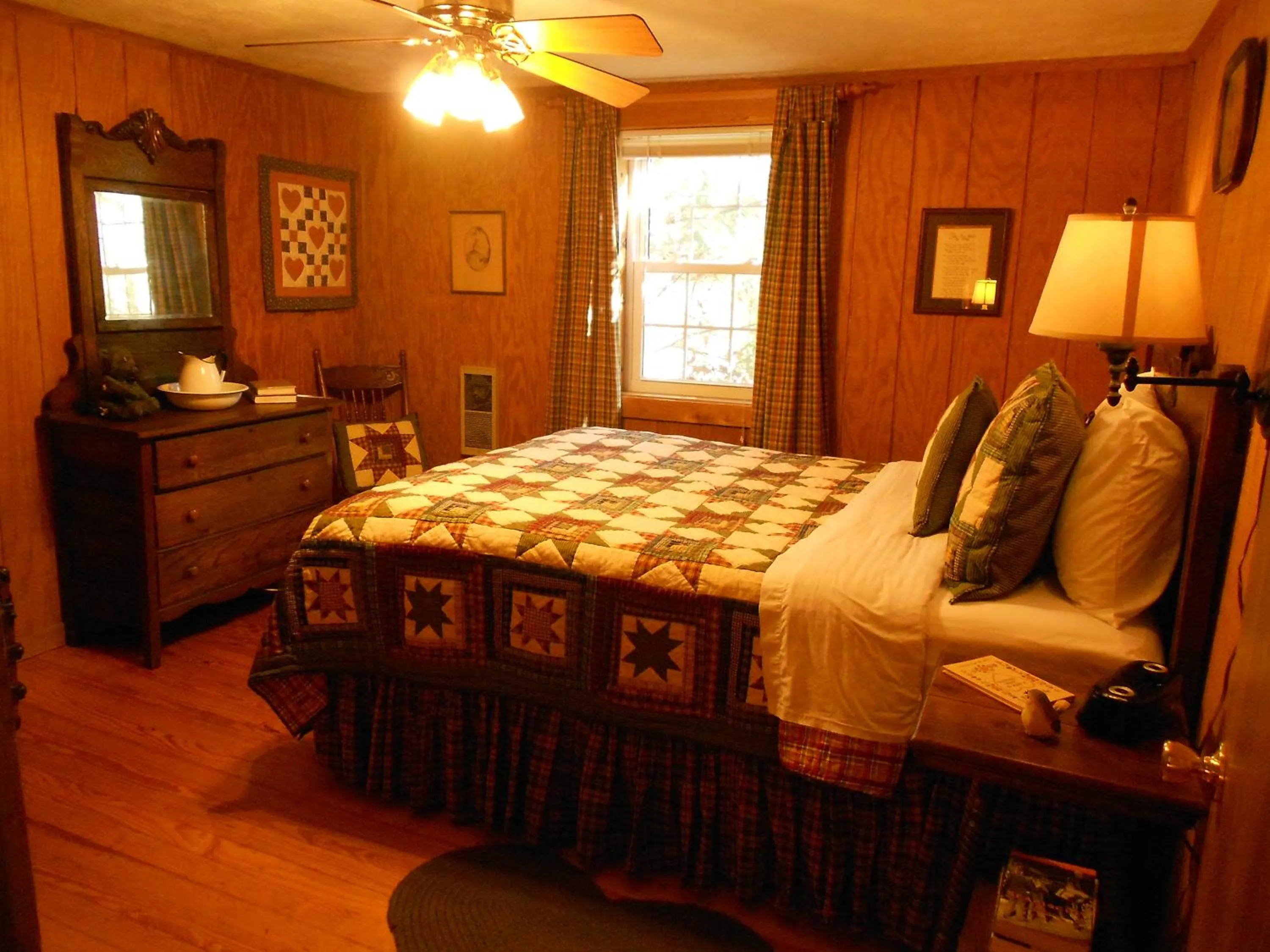 Bed in Mountain Springs Cabins