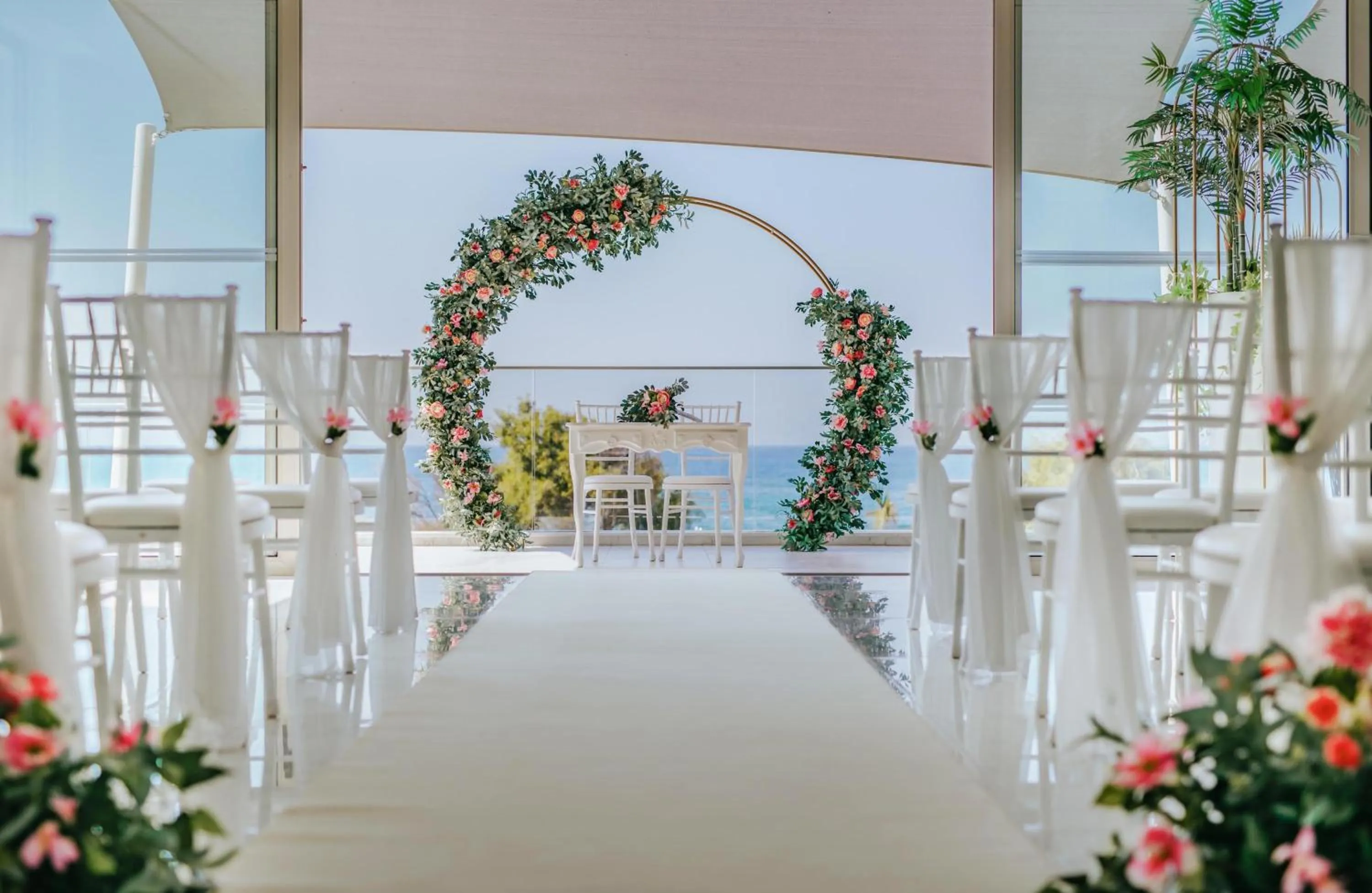 wedding in Ivi Mare - Designed for Adults by Louis Hotels