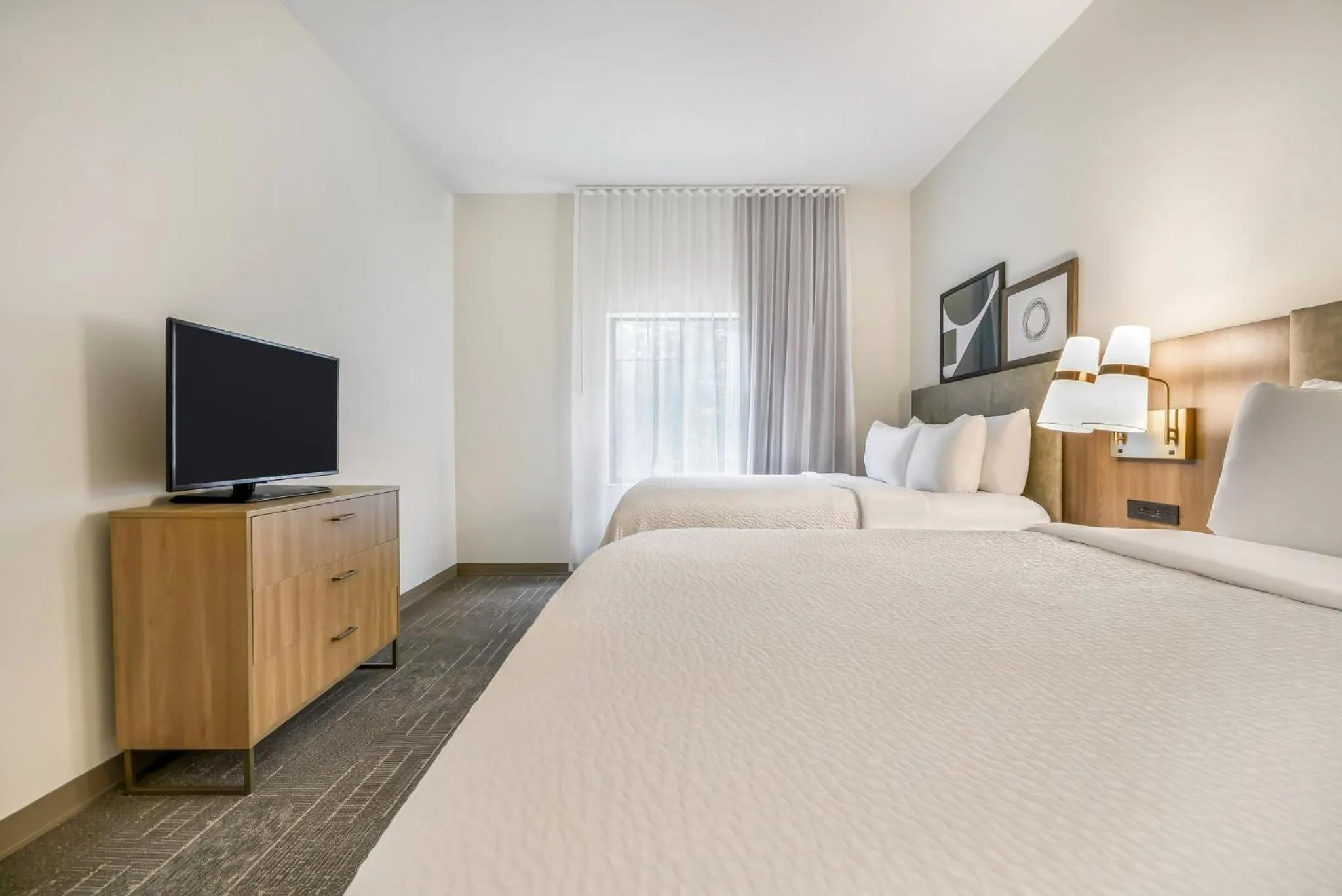 Photo of the whole room, Bed in Staybridge Suites Toledo/Maumee by IHG