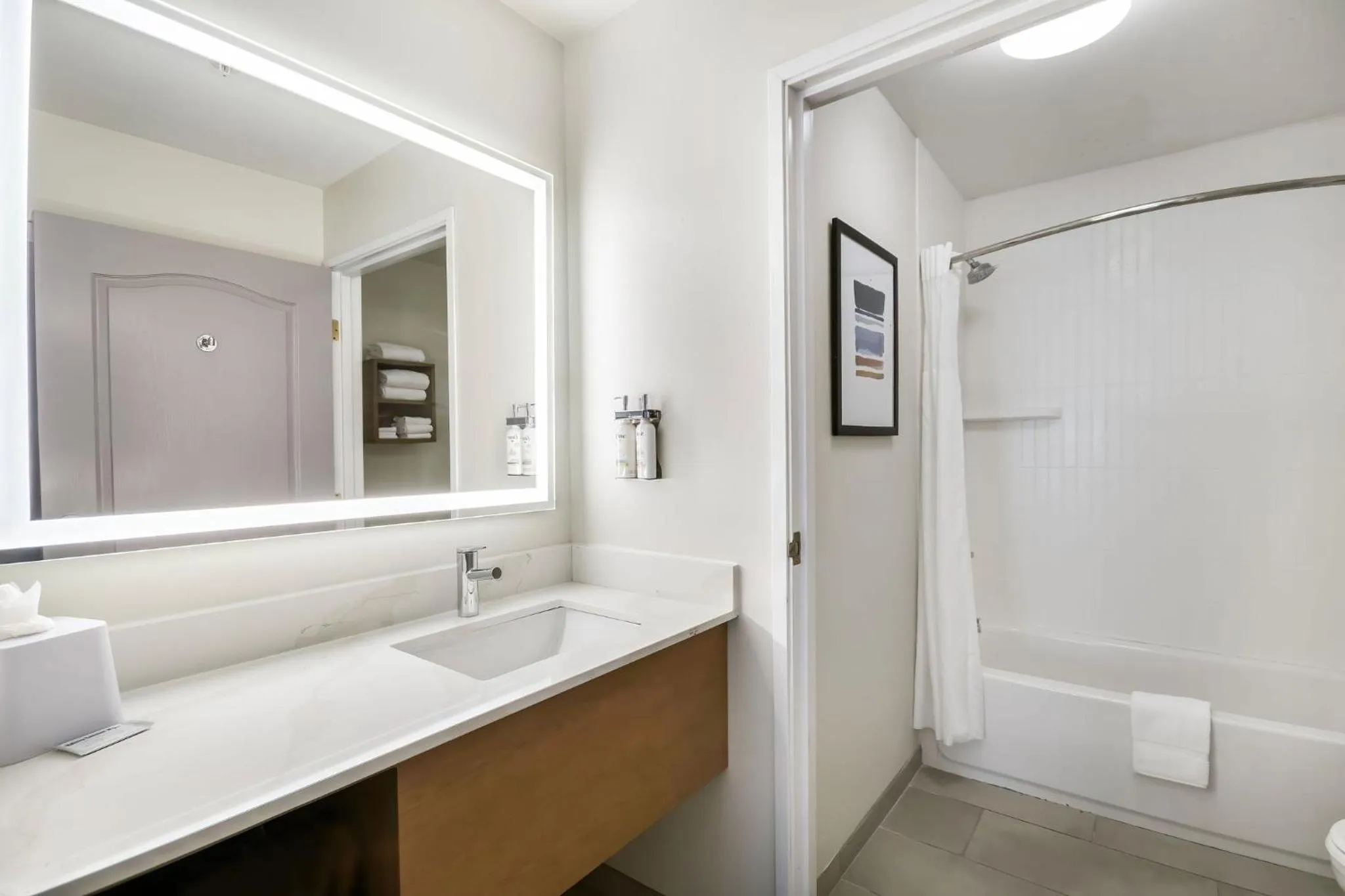 Photo of the whole room in Staybridge Suites Toledo/Maumee by IHG