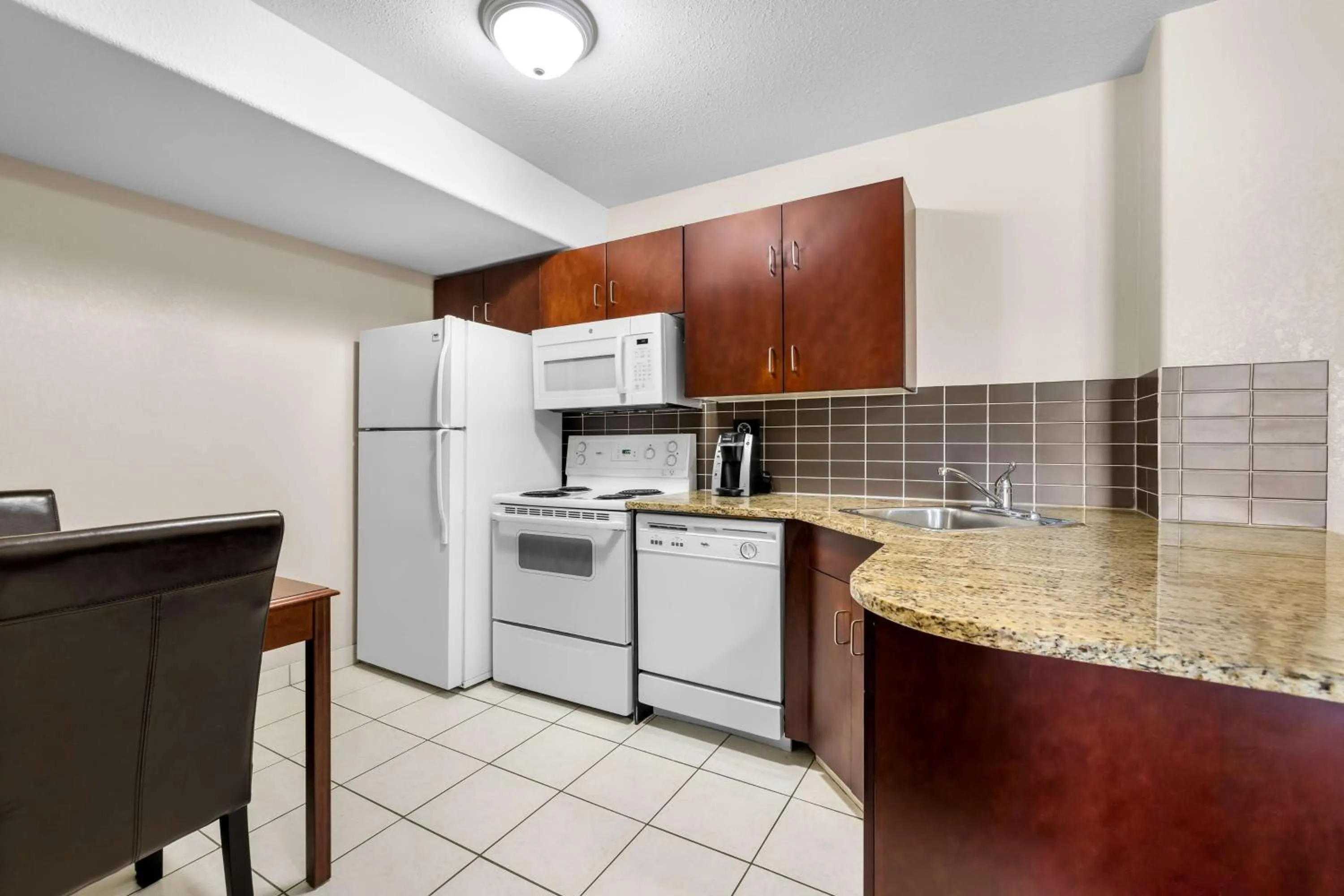 Bedroom in SureStay Plus Hotel by Best Western Drumheller