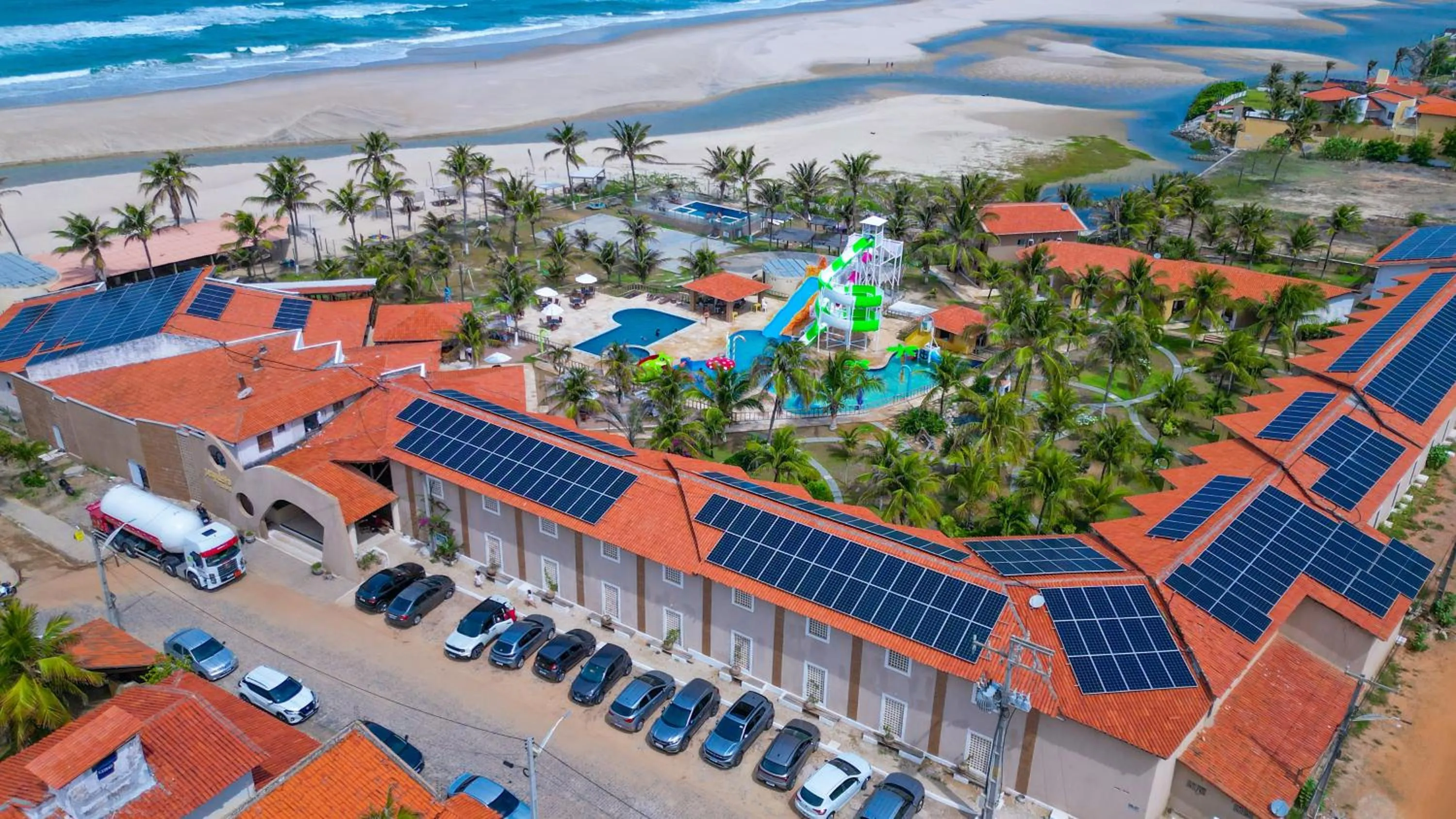 Bird's eye view in Jangadeiro Praia Hotel Resort - Parque Aquático e Pé na Areia