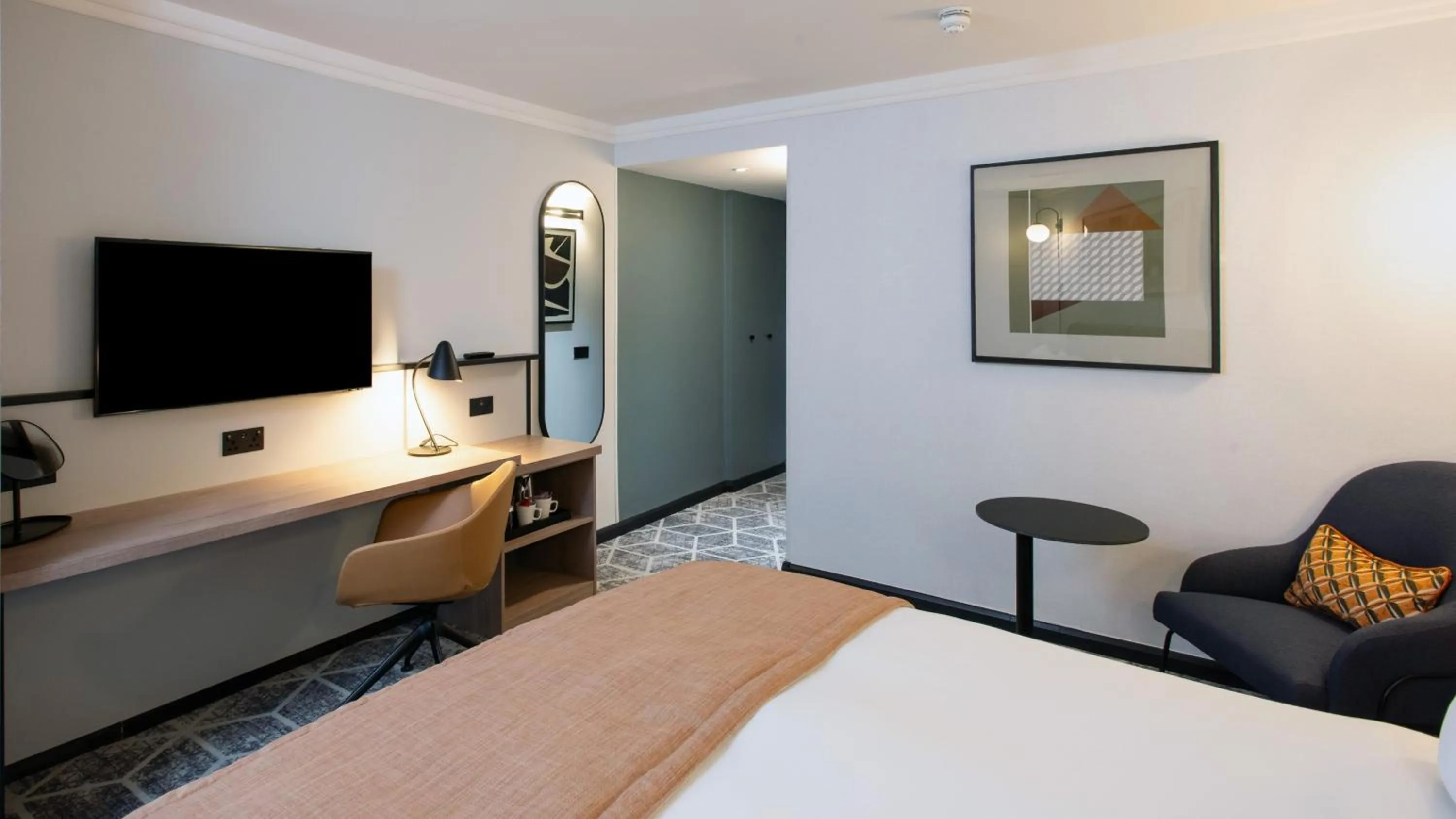 Photo of the whole room, Bed in Crowne Plaza Birmingham City by IHG