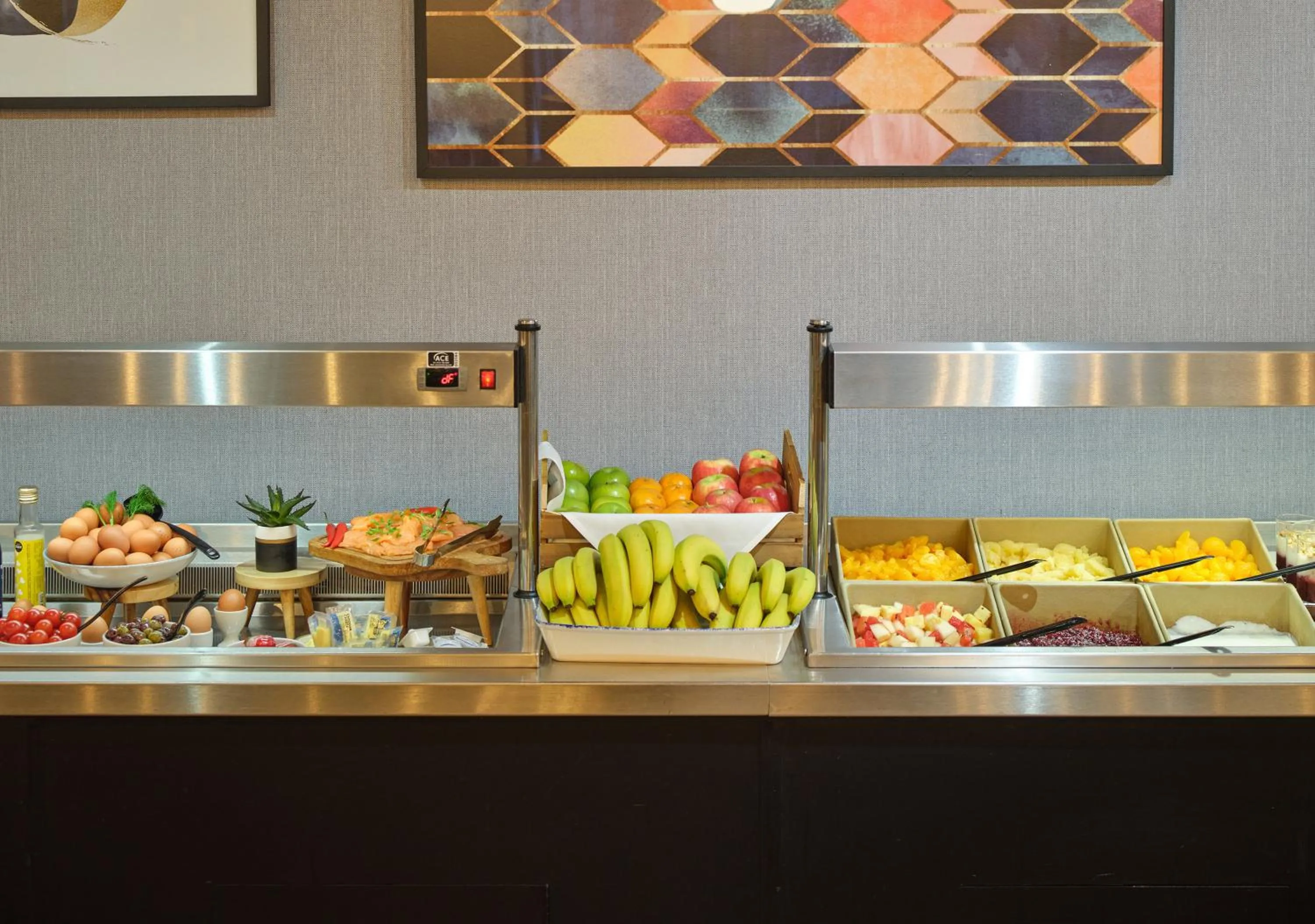 Restaurant/places to eat in Crowne Plaza Birmingham City by IHG