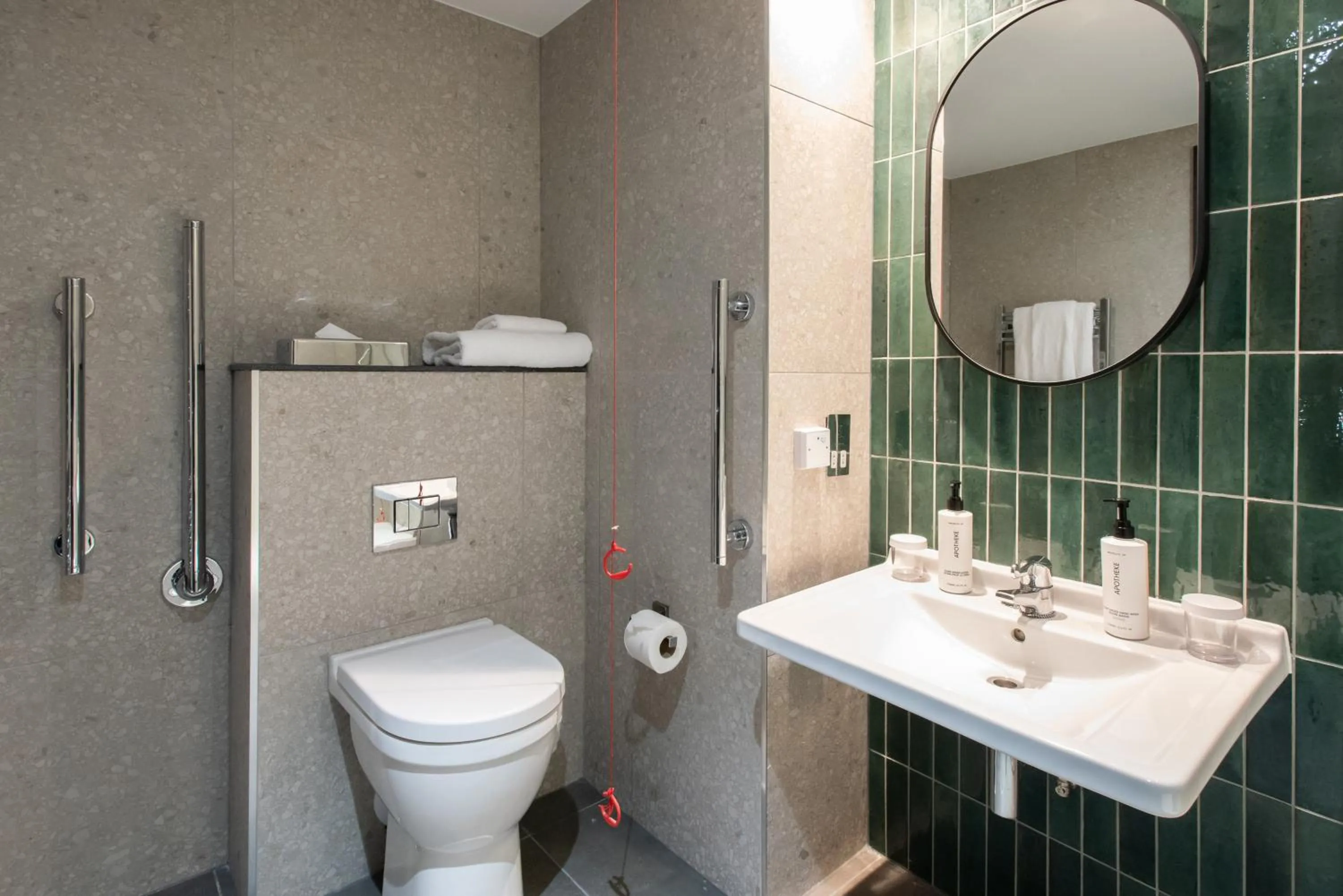 Photo of the whole room in Crowne Plaza Birmingham City by IHG