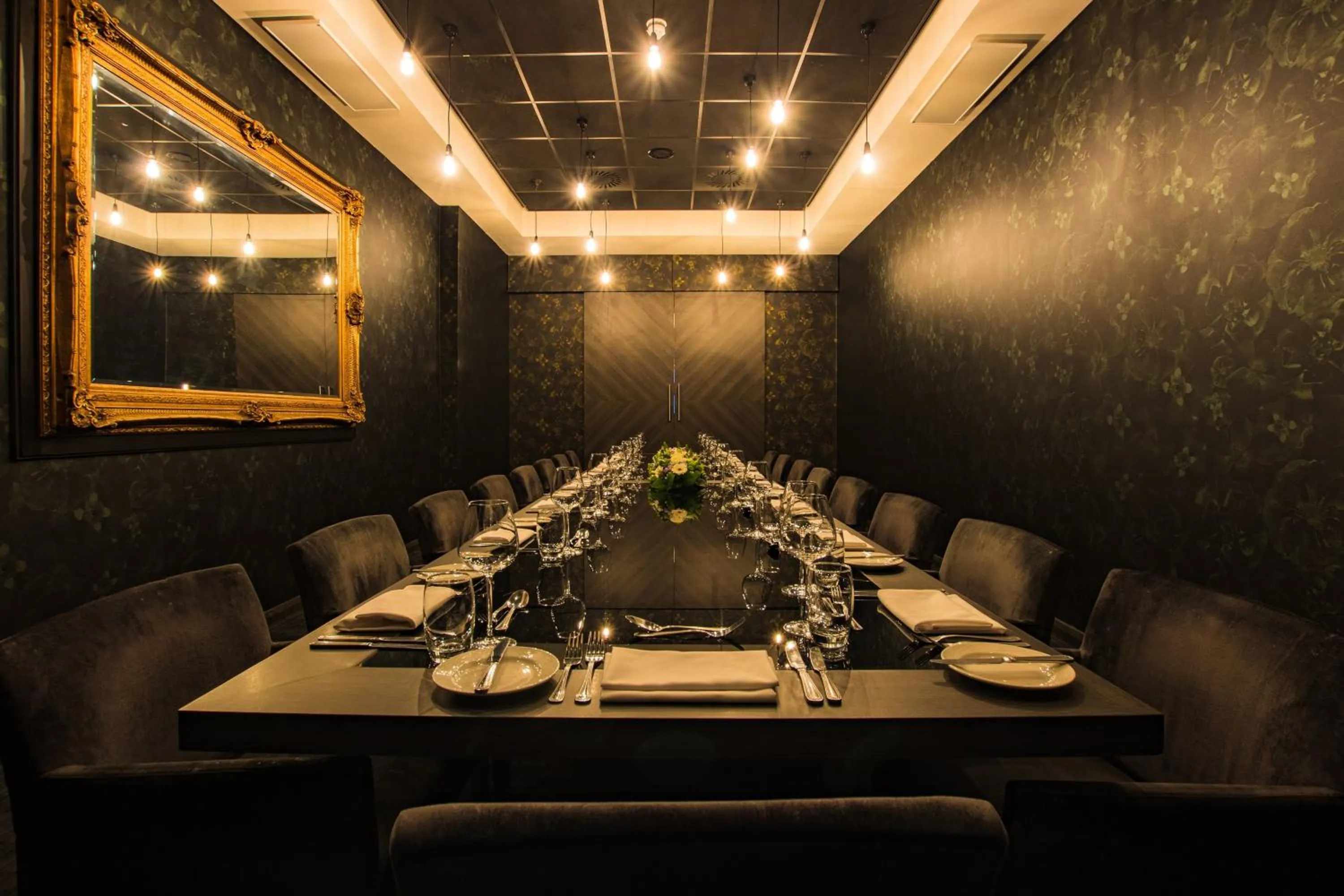 Restaurant/places to eat in Crowne Plaza Birmingham City by IHG