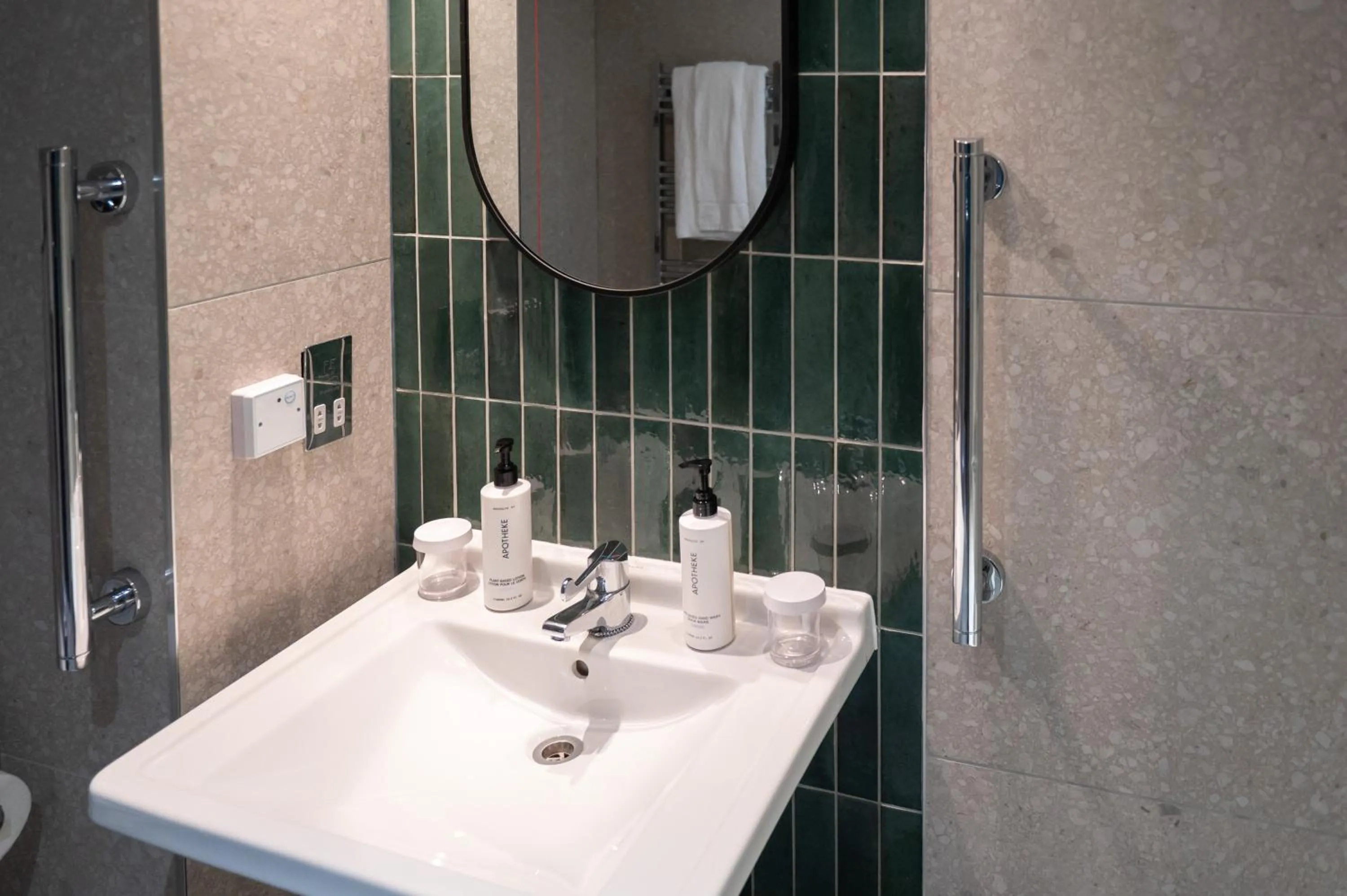 Photo of the whole room in Crowne Plaza Birmingham City by IHG