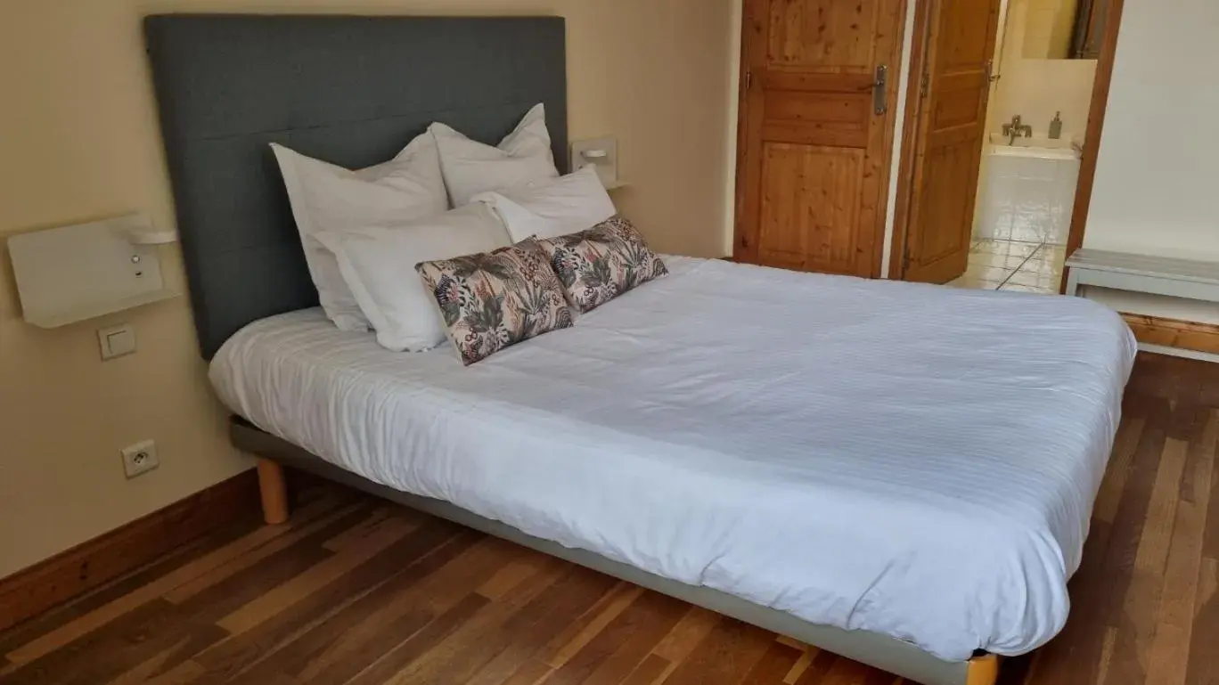 Large Double Room in Ferme de l'Abbaye Large Double Room in Ferme de l'Abbaye